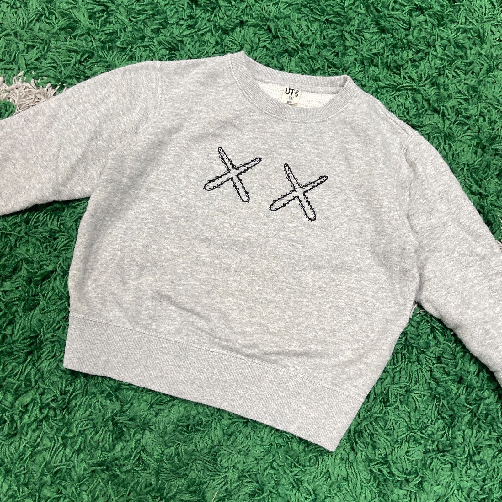 Uniqlo FW18 KAWS x Uniqlo x Sesame Street XX Sweater size 6/7 Kids Size US XXS / EU 40 - 2 Thumbnail