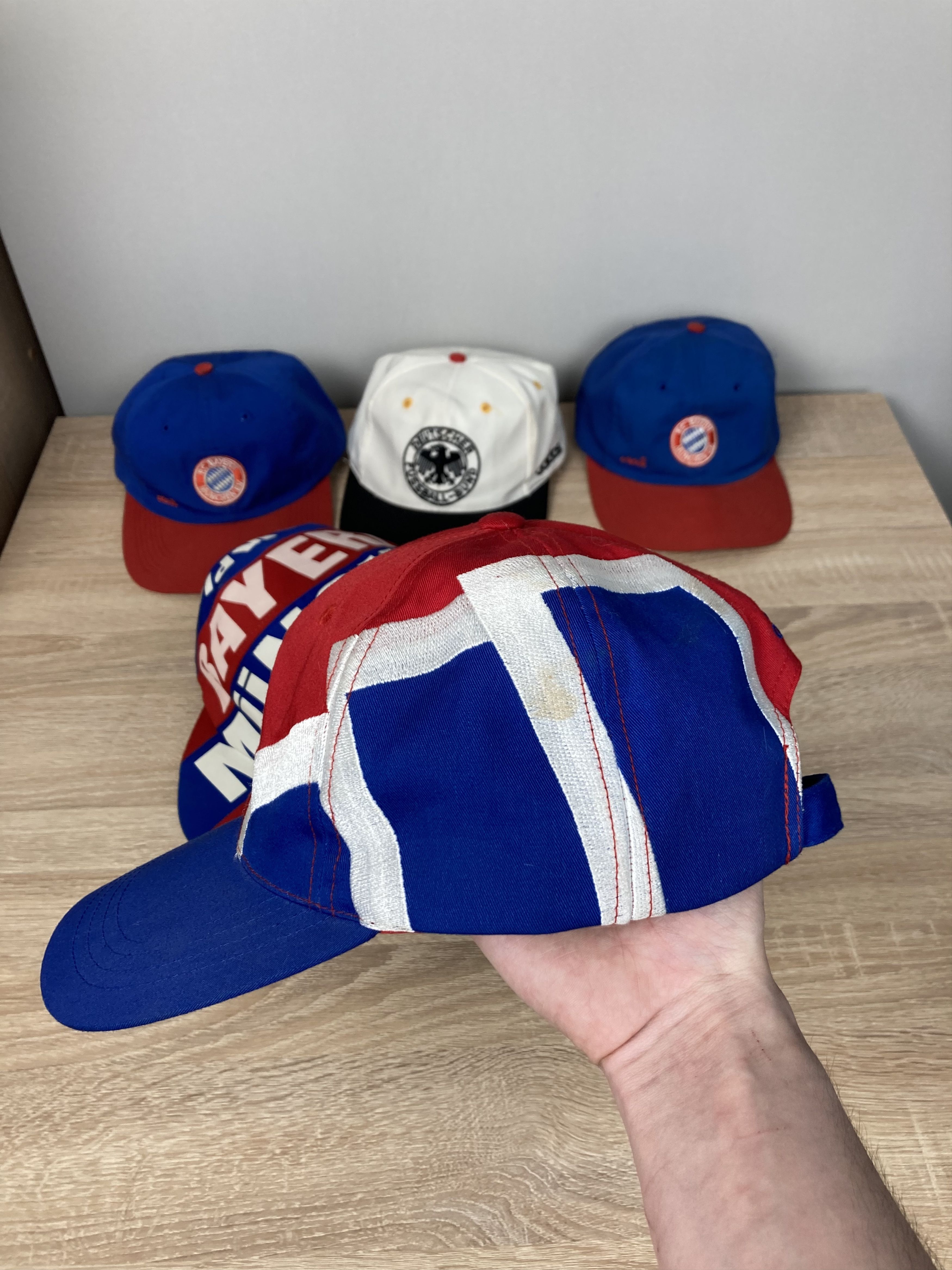 Sports Specialties × Vintage Collection of Caps German Bundesliga Team Bayern Munich 70s+ Size ONE SIZE - 4 Thumbnail