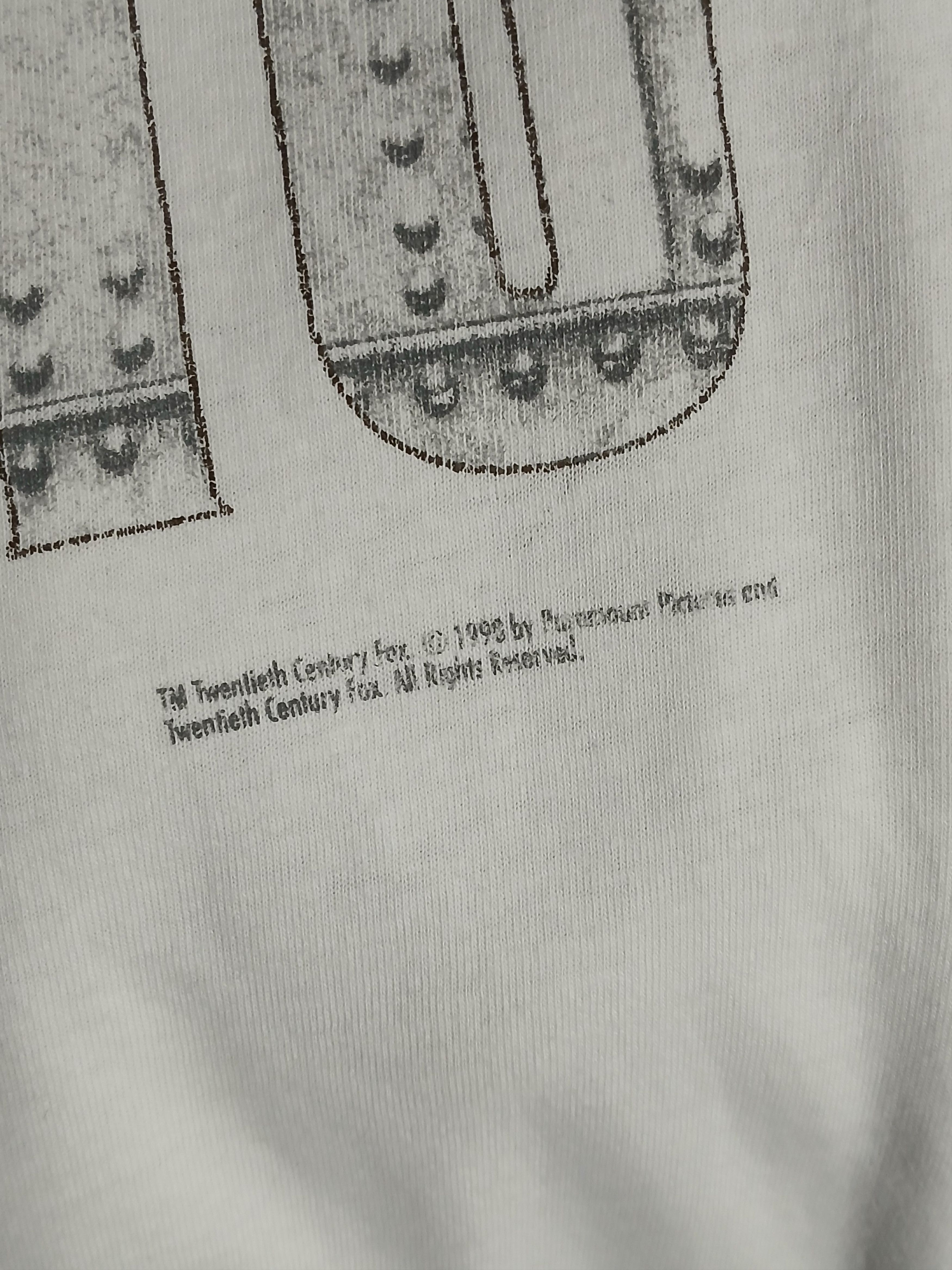 Vintage Vintage 1998 Titanic Leonardo DiCario T-Shirt Size US XL / EU 56 / 4 - 4 Thumbnail