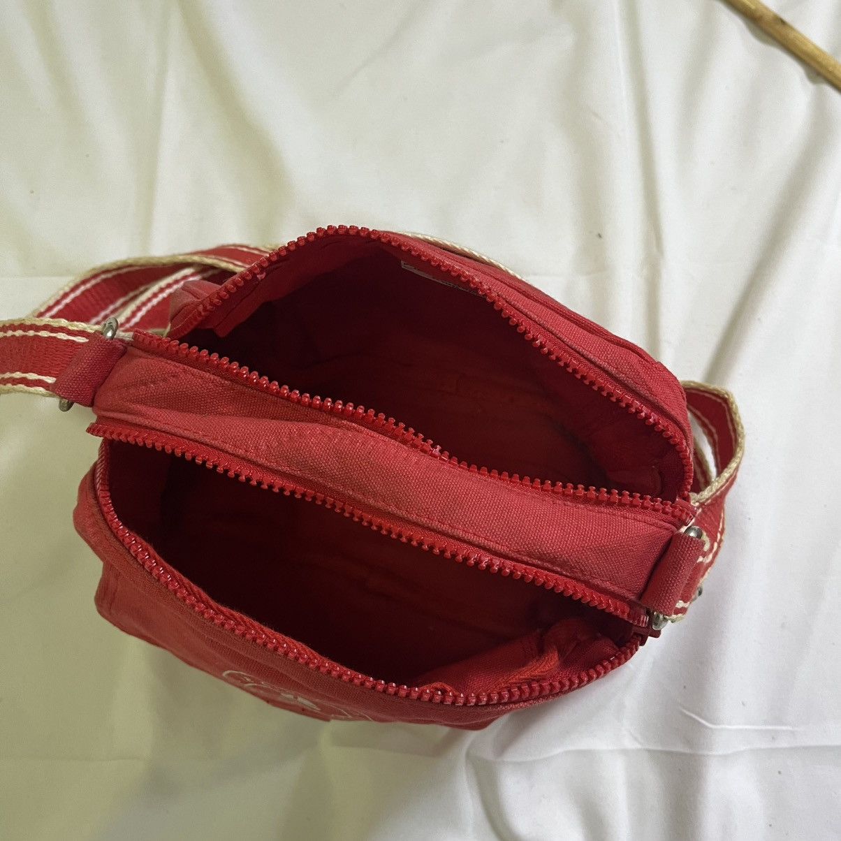 Liz Claiborne LIZ CLAIBORNE DUCK CANVAS SHOULDER BAG Size ONE SIZE - 2 Thumbnail