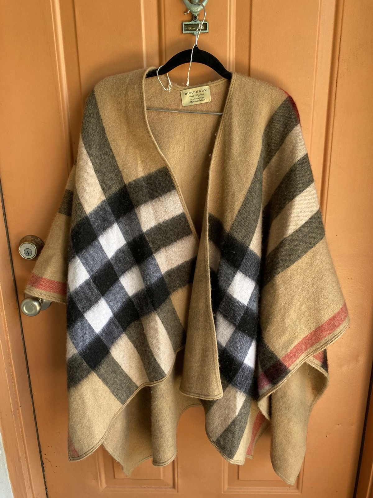Burberry Burberry Shawl 100% Cashmere Size L / US 10 / IT 46 - 1 Thumbnail