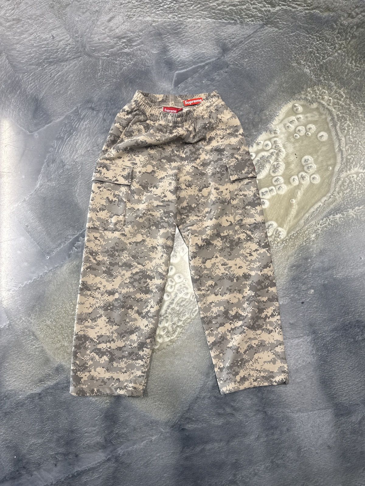 Supreme Supreme Small Box Cargo Sweatpants (FW25) Size US 30 / EU 46 - 1 Thumbnail
