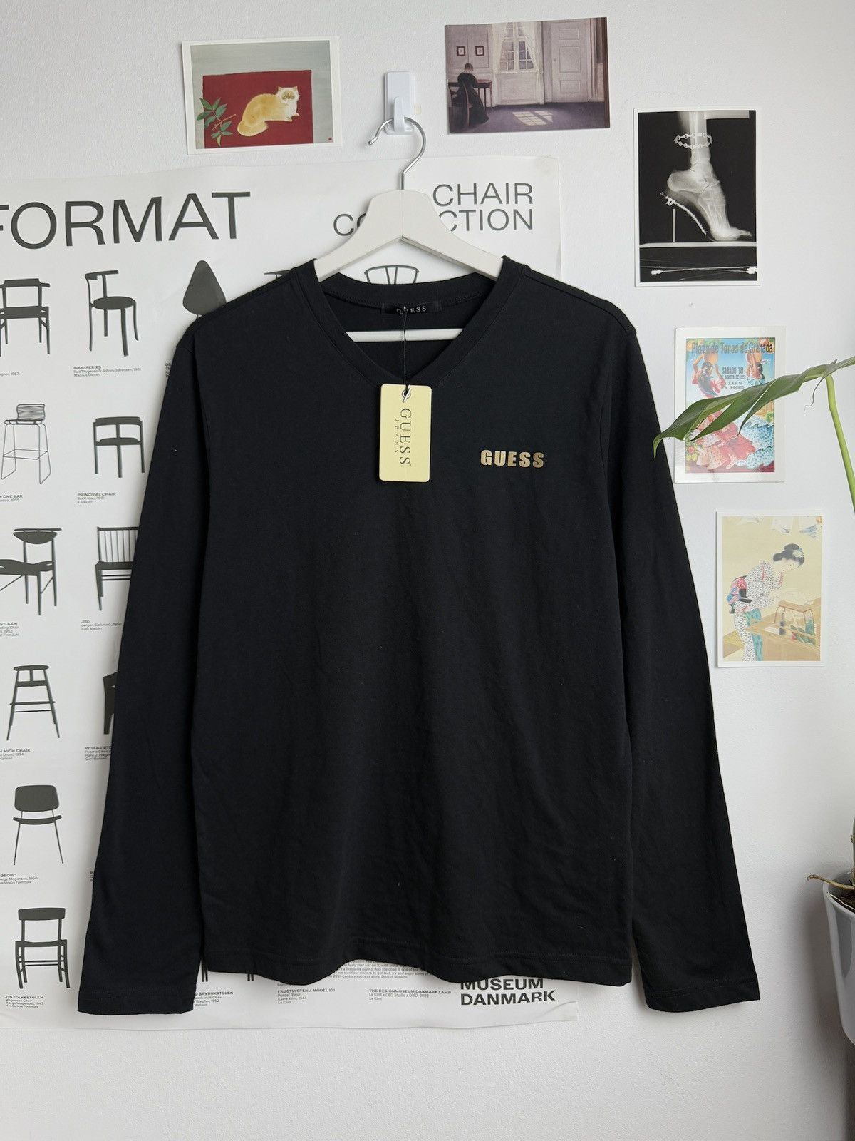 Designer × Guess Guess gold logo longsleeve t-shirt M luxury designer causal Size US M / EU 48-50 / 2 - 1 Thumbnail