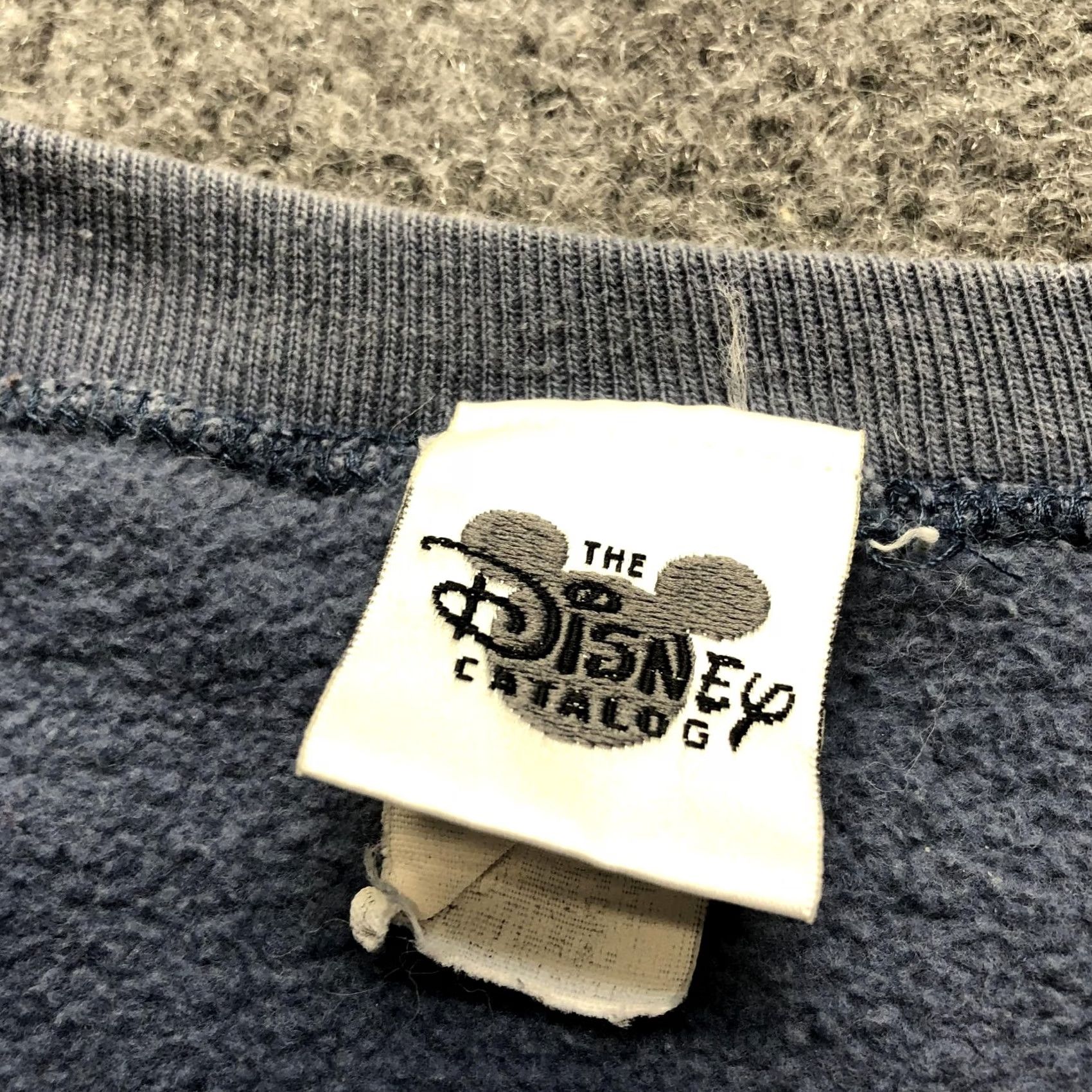 Disney VINTAGE The Disney Catalog Sweatshirt Mens XL Blue Mickey Mouse Graphic Made USA Size US XL / EU 56 / 4 - 5 Thumbnail