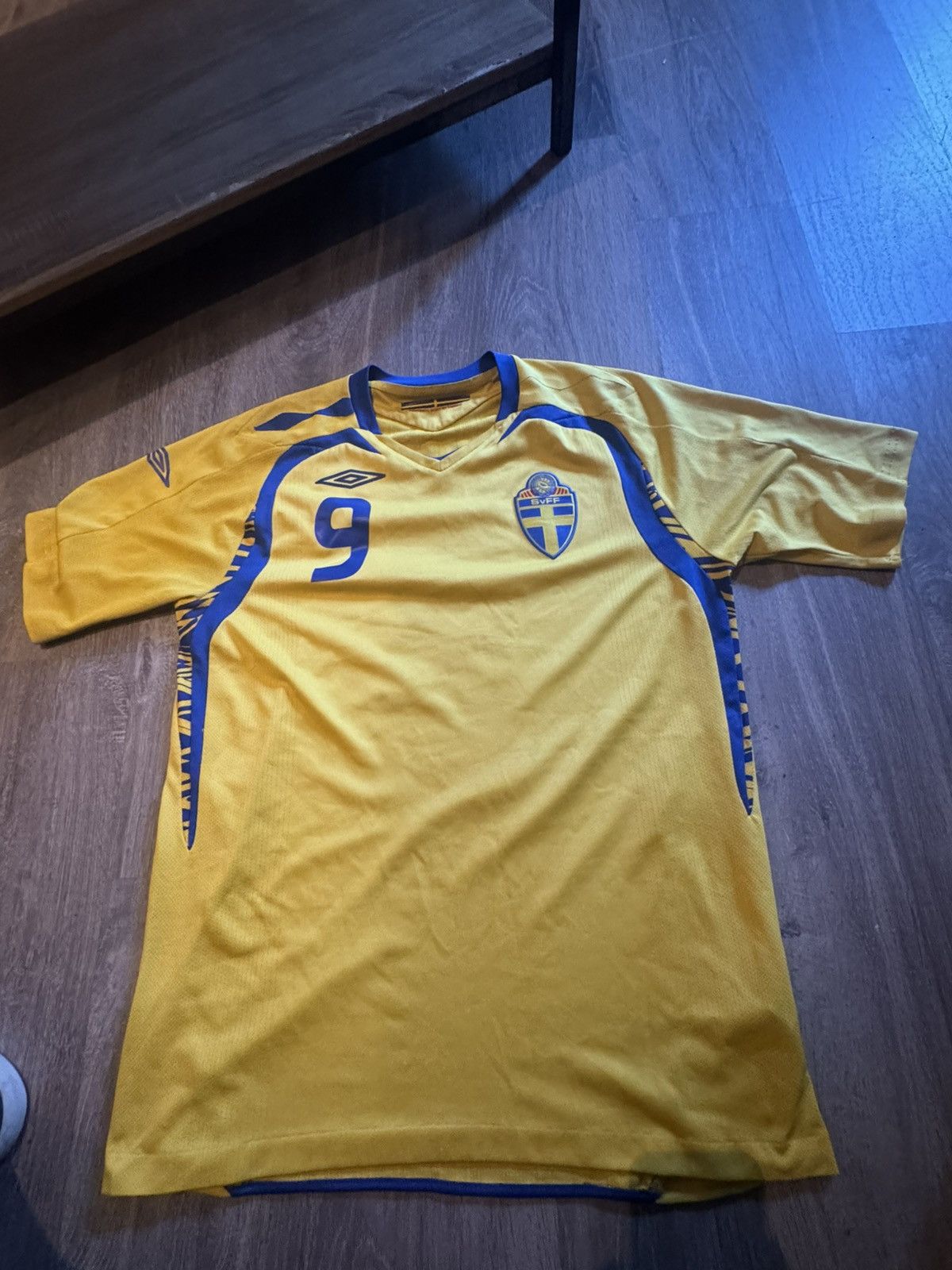 Umbro SWEDEN 2006 2007 HOME FOOTBALL JERSEY #9 LJUNGBERG Size US M / EU 48-50 / 2 - 1 Thumbnail