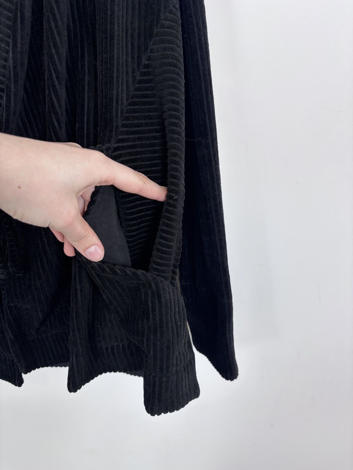 Gudrun Sjoden Gudrun Sjoden Women’s Black Velour Knit Cardigan Sweater Size M / US 6-8 / IT 42-44 - 8 Thumbnail