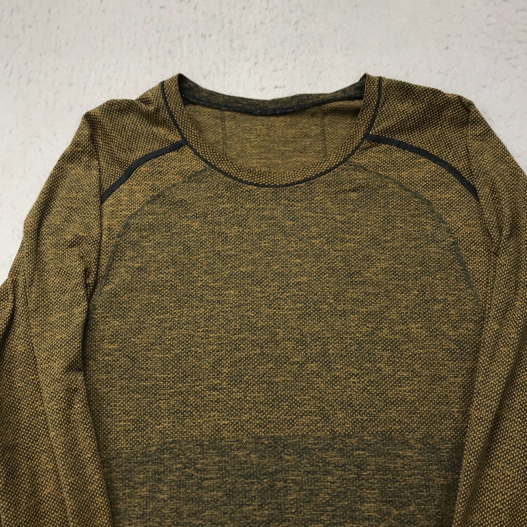 Lululemon Lululemon Shirt Mens Large Brown Long Sleeve Metal Vent Athleisure Gym Yoga Size US L / EU 52-54 / 3 - 2 Thumbnail