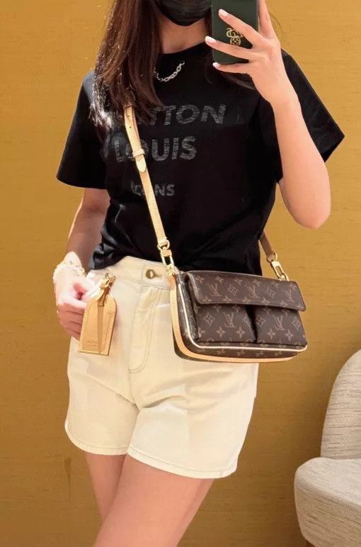 Louis Vuitton LV blk Mirror Flip Slogan Tee Size S 95 New Size S / US 4 / IT 40 - 5 Thumbnail
