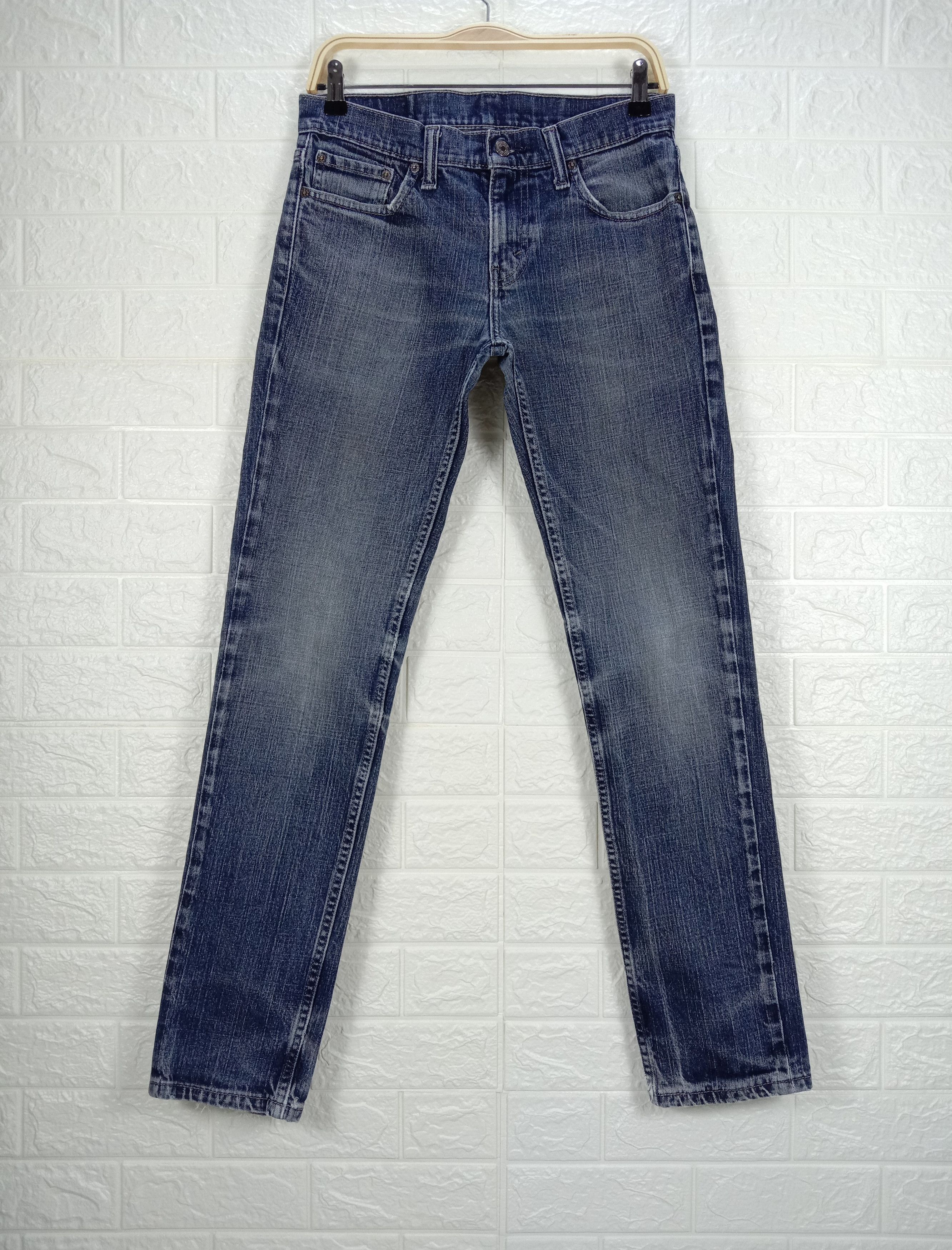 image of Levis x Levis Vintage Clothing Vintage Levi's 511 Jeans Faded Dark Blue Slim Fit Denim (Size 30)