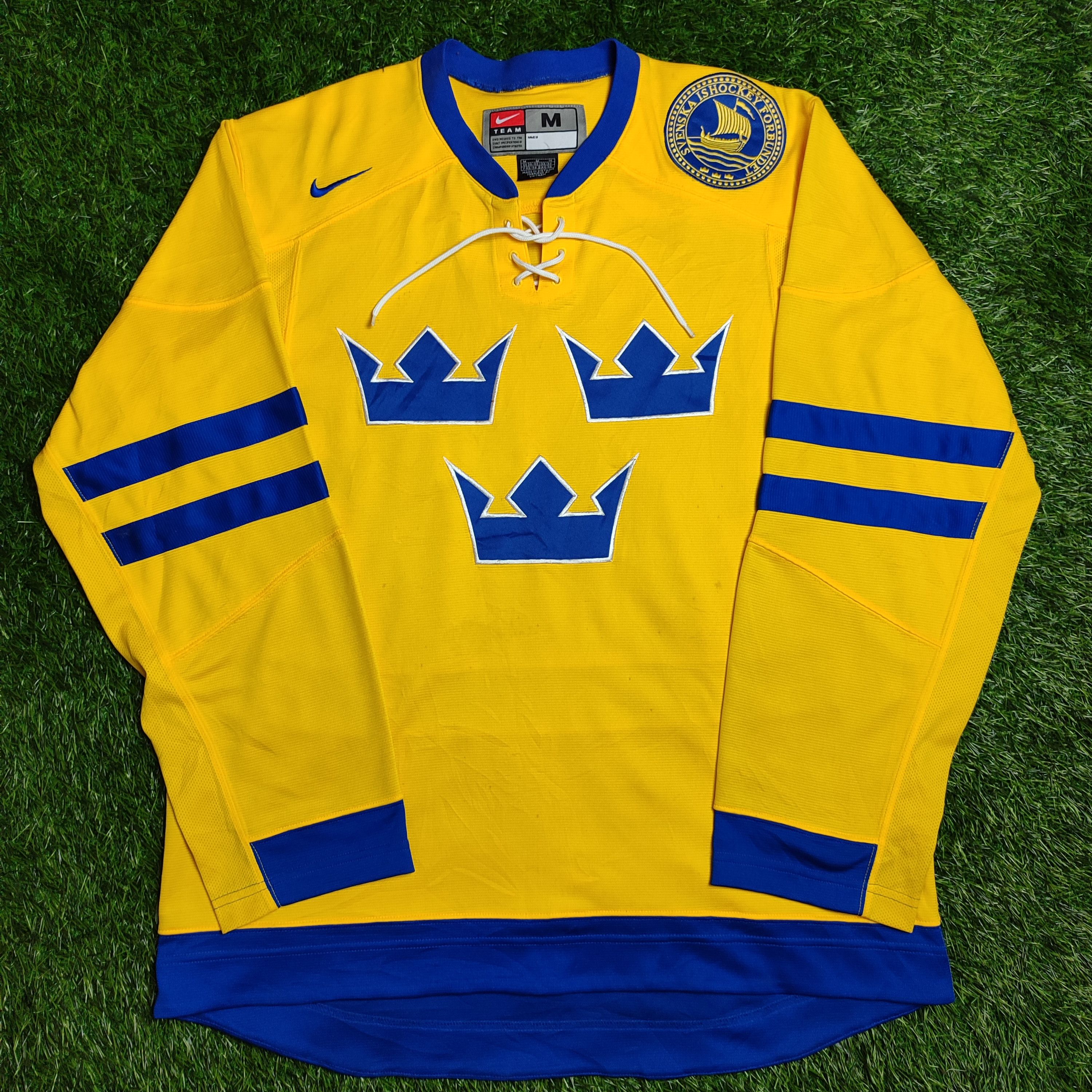 Nike Nike Vintage Sweden Ice Hockey Jersey Size US M / EU 48-50 / 2 - 1 Thumbnail