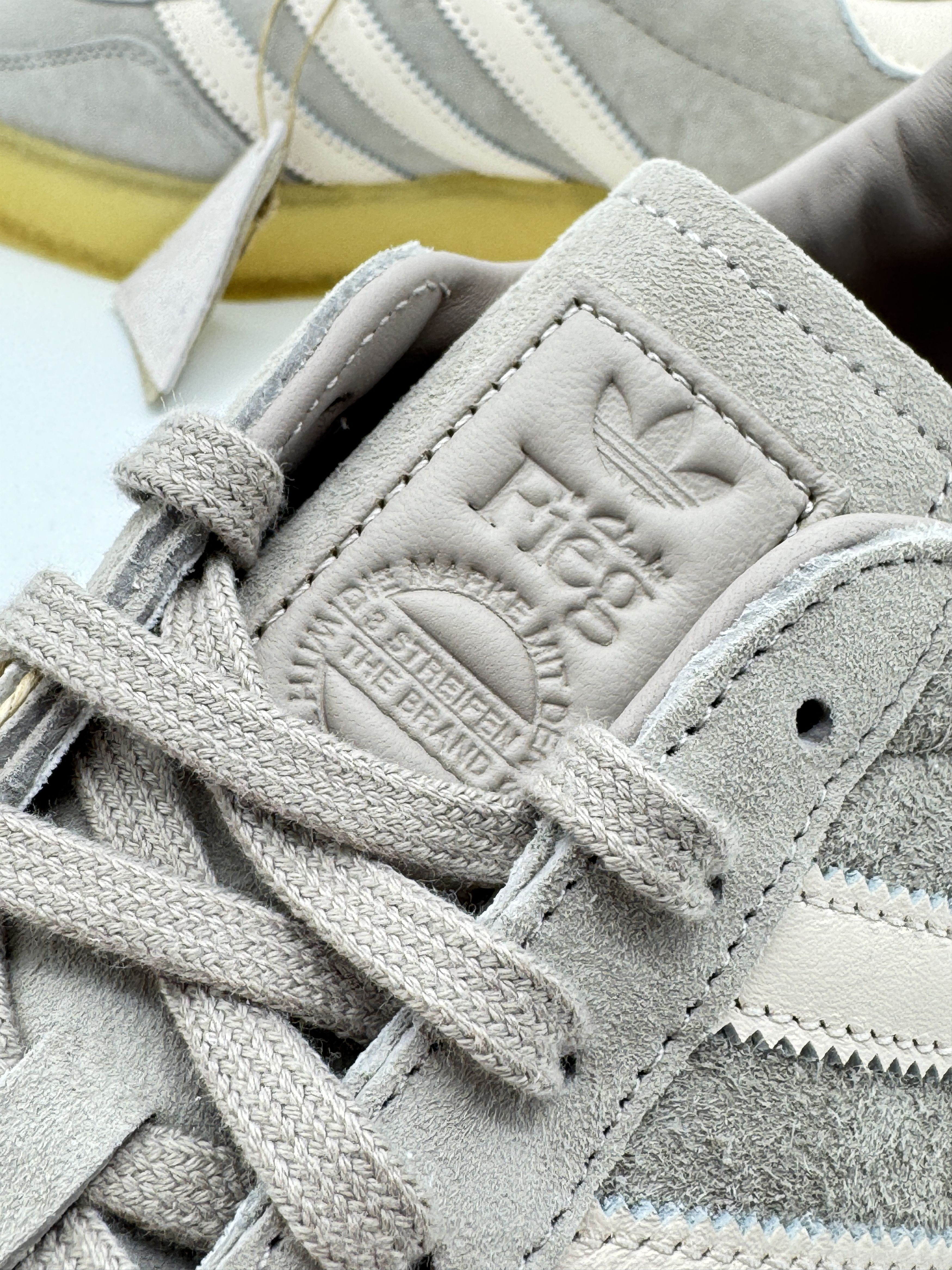 Adidas × Clarks × Kith Kith adidas Clarks 8th Street Gazelle Indoor Molecule Size US 9 / EU 42 - 5 Thumbnail