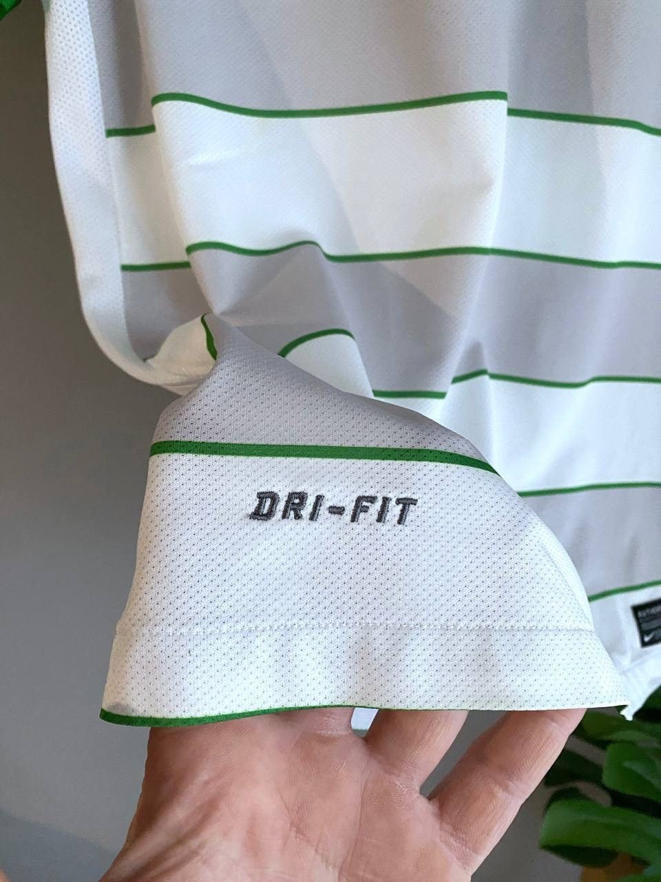 Nike Celtic FC 2011/2012 Away Football Shirt Soccer Jersey Size S Size US S / EU 44-46 / 1 - 9 Thumbnail