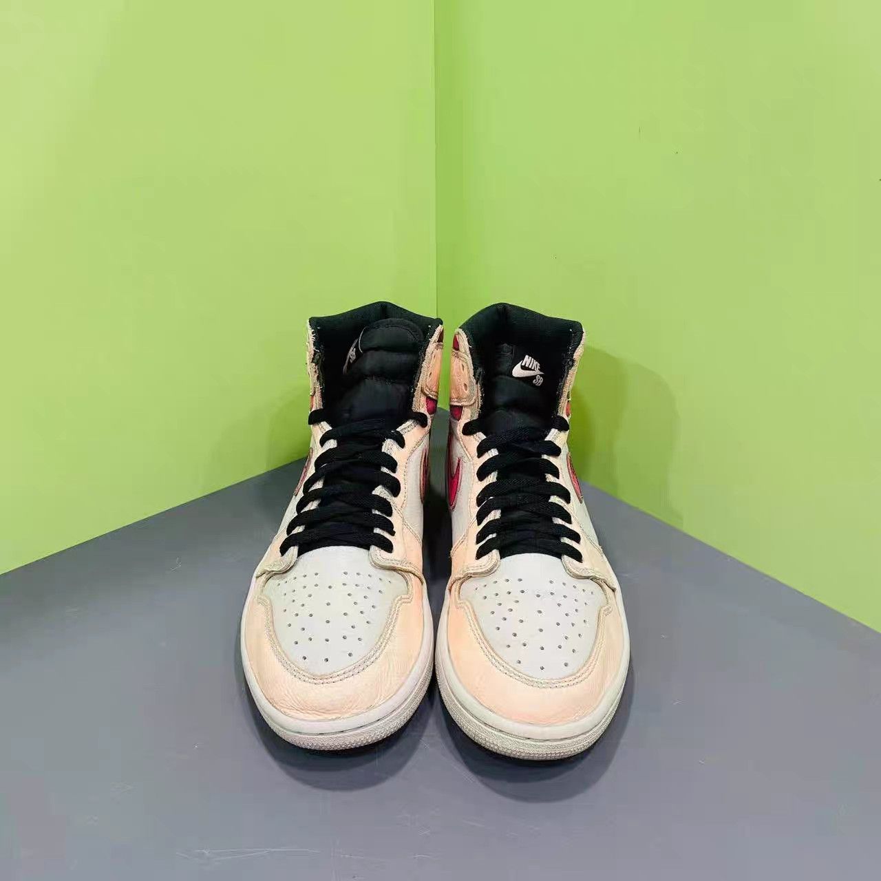Jordan Brand Air Jordan 1 Retro High "White/Pink Scratch" K15 Size US 10 / EU 43 - 4 Thumbnail