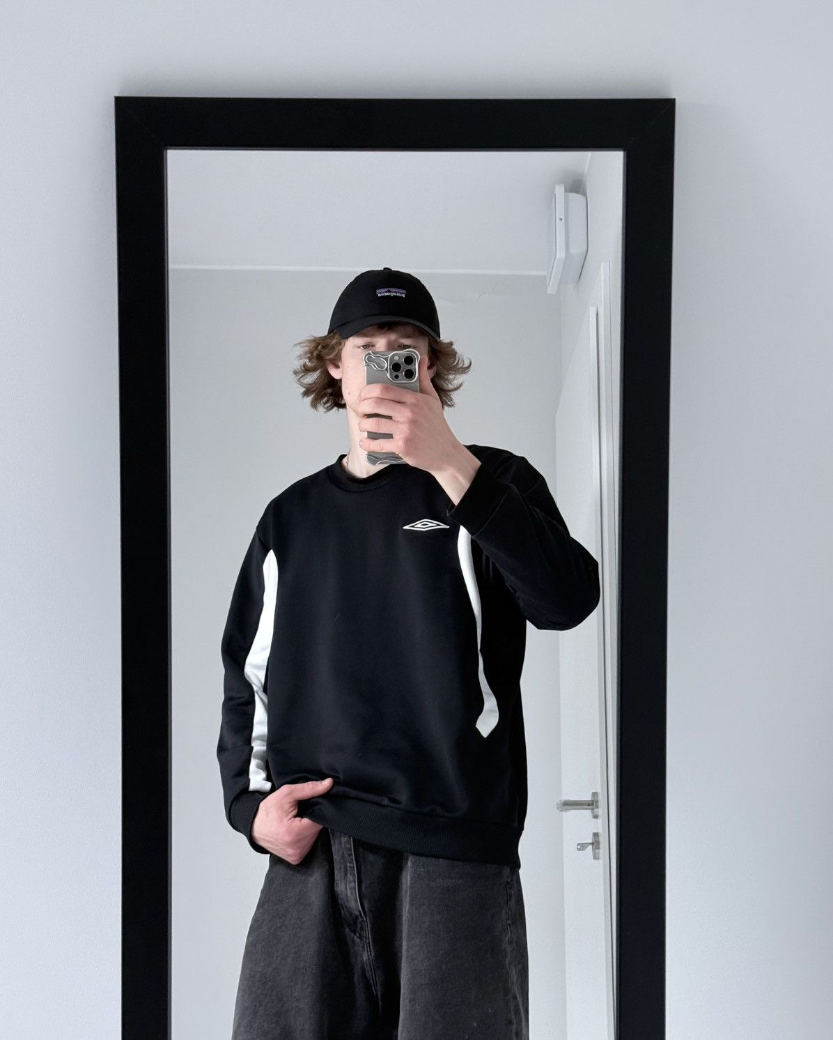 Umbro Vintage Umbro Y2K avantgarde streetwear sweatshirt Size US XL / EU 56 / 4 - 4 Thumbnail