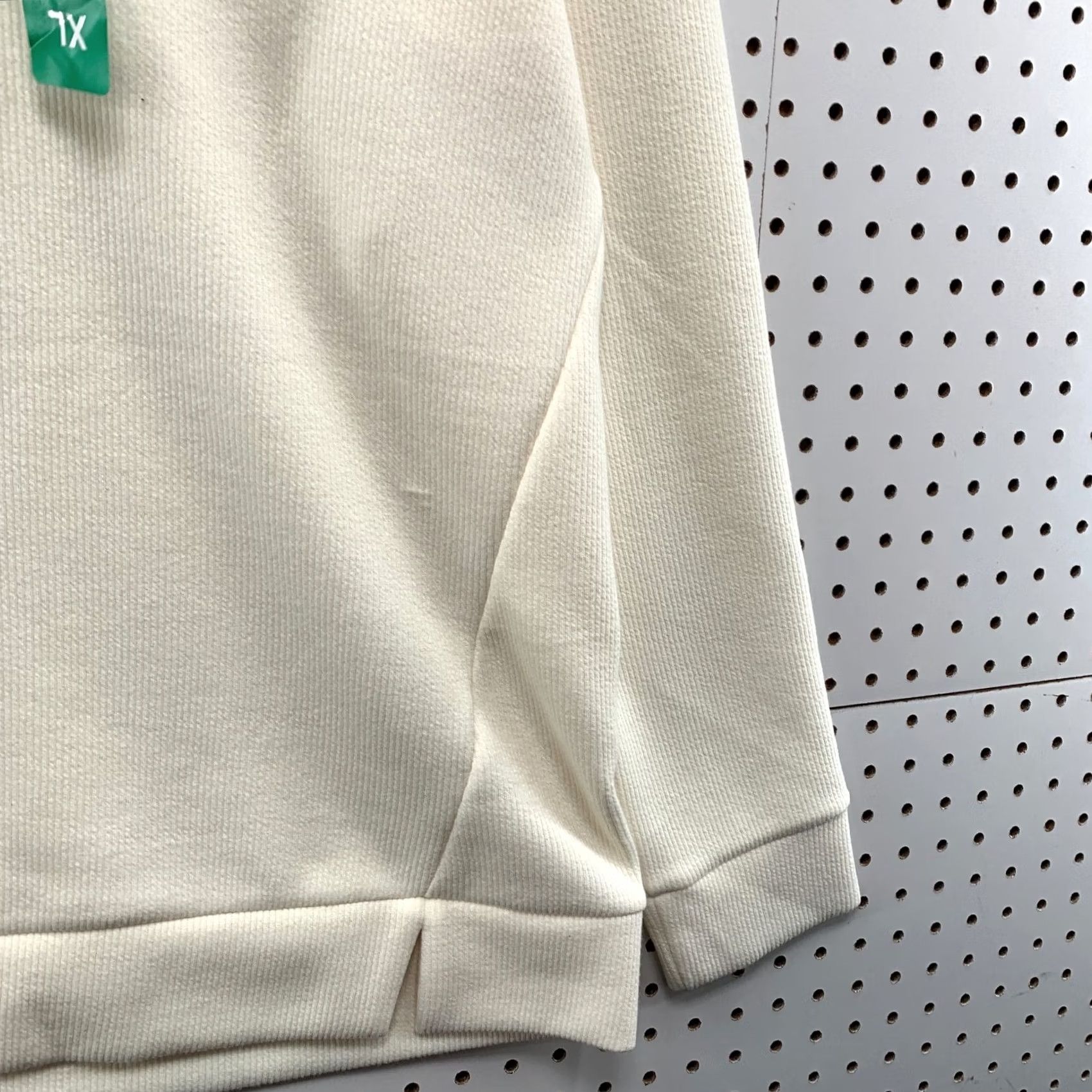 Vintage Marc New York Sweater Womens XL Cream Pullover Sweater V-Neck Relaxed Fit 23x28 Ivory Sweatshirt Womens XL Size XL / US 12-14 / IT 48-50 - 6 Thumbnail
