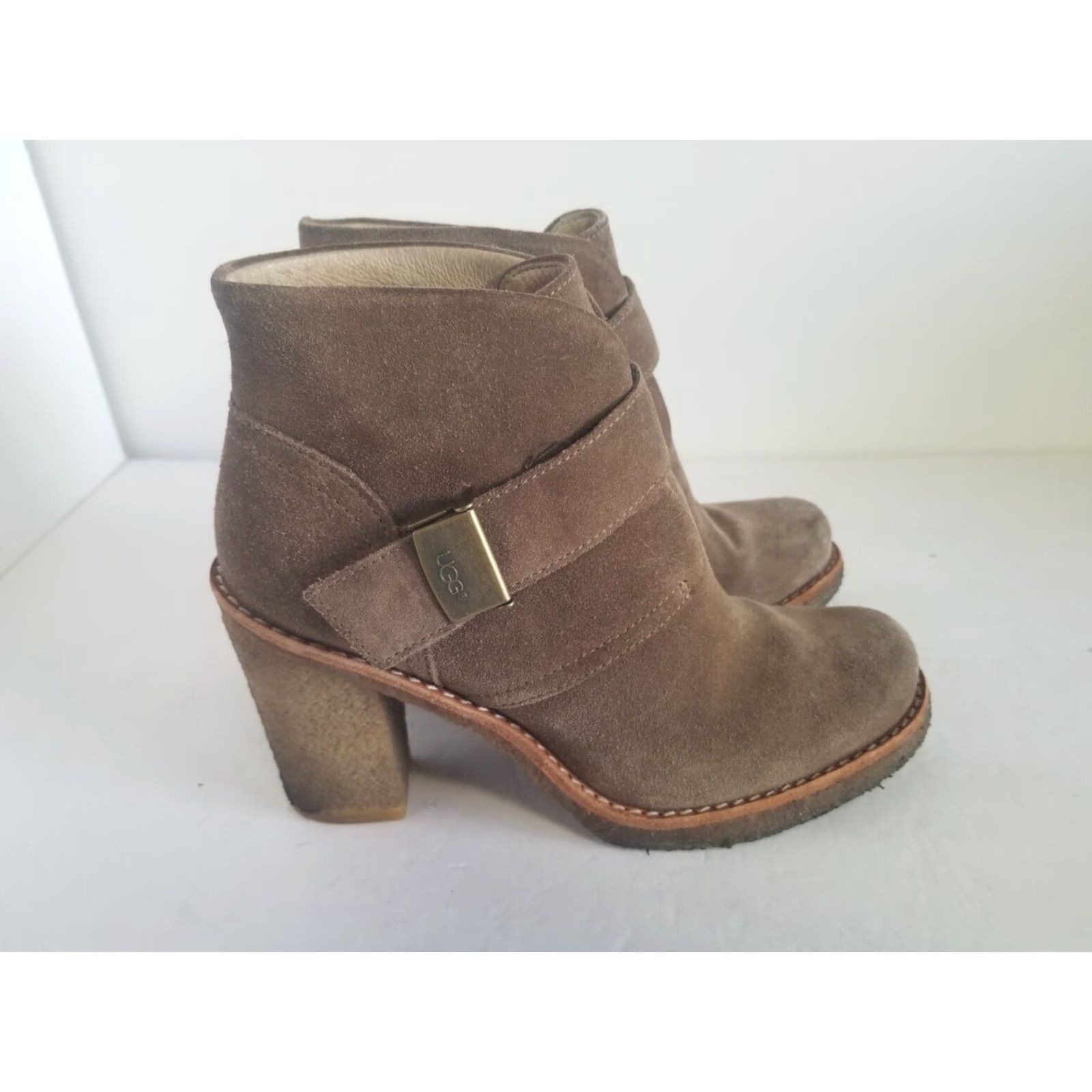 Ugg UGG Brienne Bootie Womens Suede Ankle High Heel Boots Crepe Sole Brown Size 7.5 Size US 8 / IT 38 - 2 Thumbnail