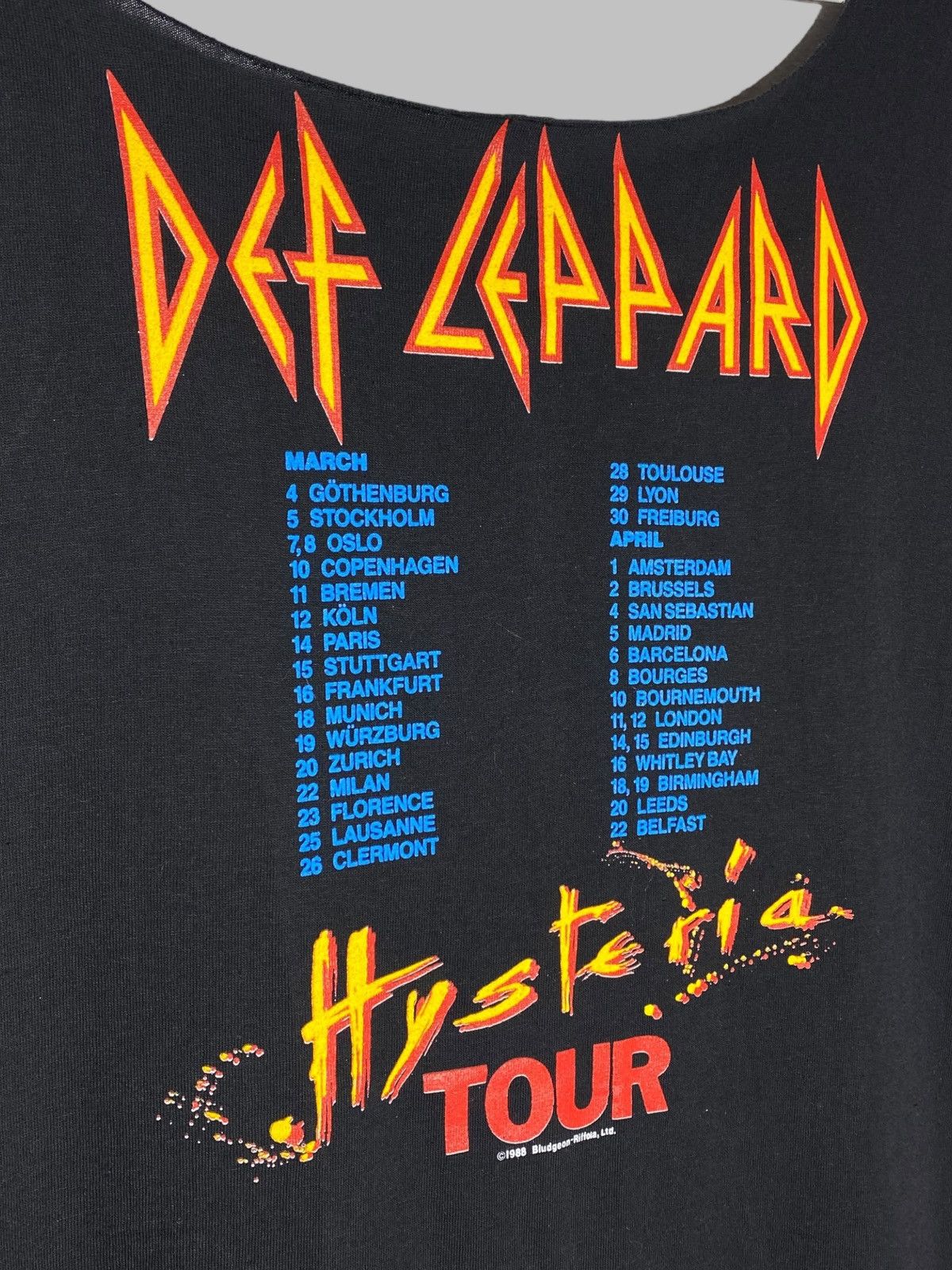 Band Tees *RARE* Vintage 1988 Def Leppard Hysteria Tour Europe Shirt Size US L / EU 52-54 / 3 - 11 Thumbnail