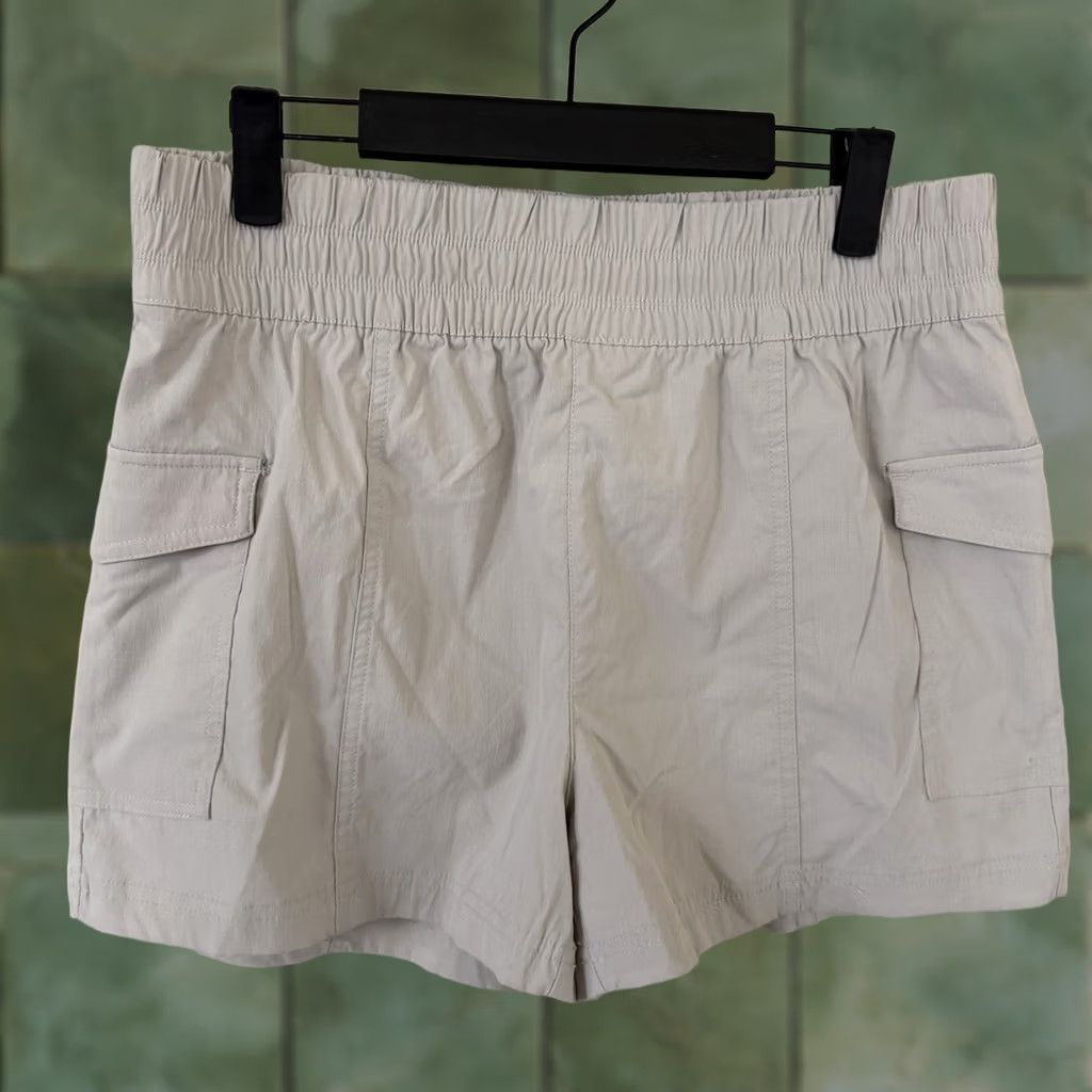 Yogalicious Shorts Womens Large Beige Cargo Outdoor Hiking Yoga Trail Path Commuter, Women's (Size 36)