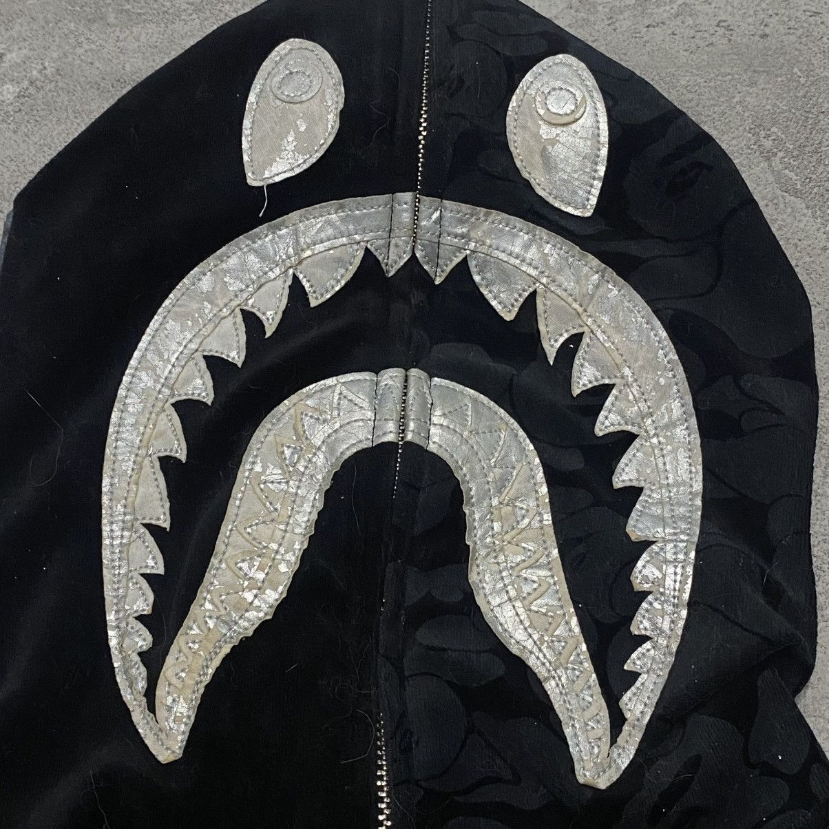 Bape Bape Shark Velour Hoodie Size XS / US 0-2 / IT 36-38 - 4 Thumbnail