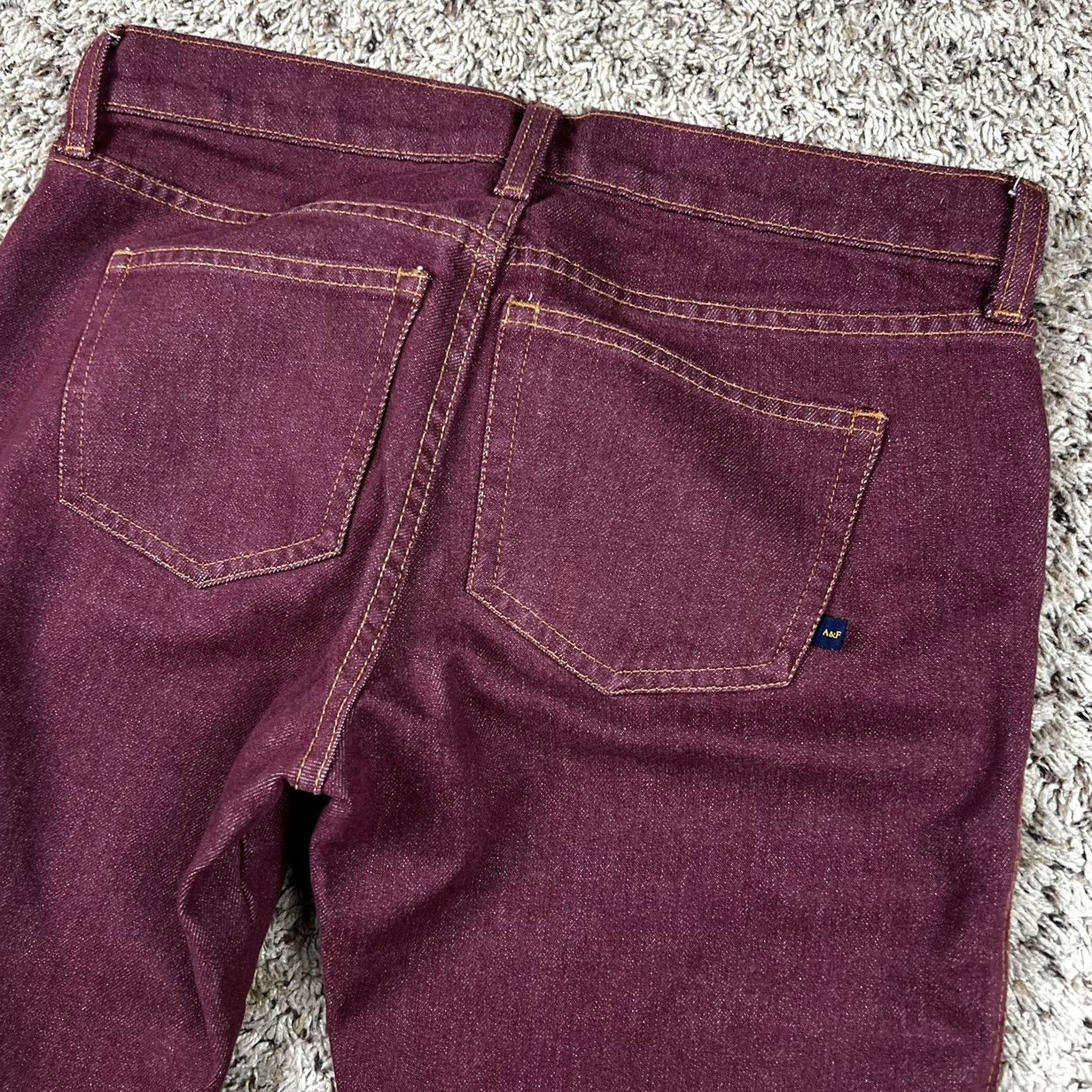 Abercrombie & Fitch Abercrombie & Fitch Jeans Burgundy Womens 4 31x31 Slim Bell Bottom Denim Cotton Regular Rise Mid Inseam 31in 4 Mea VINTAGE? Size 27" / US 4 / IT 40 - 6 Thumbnail