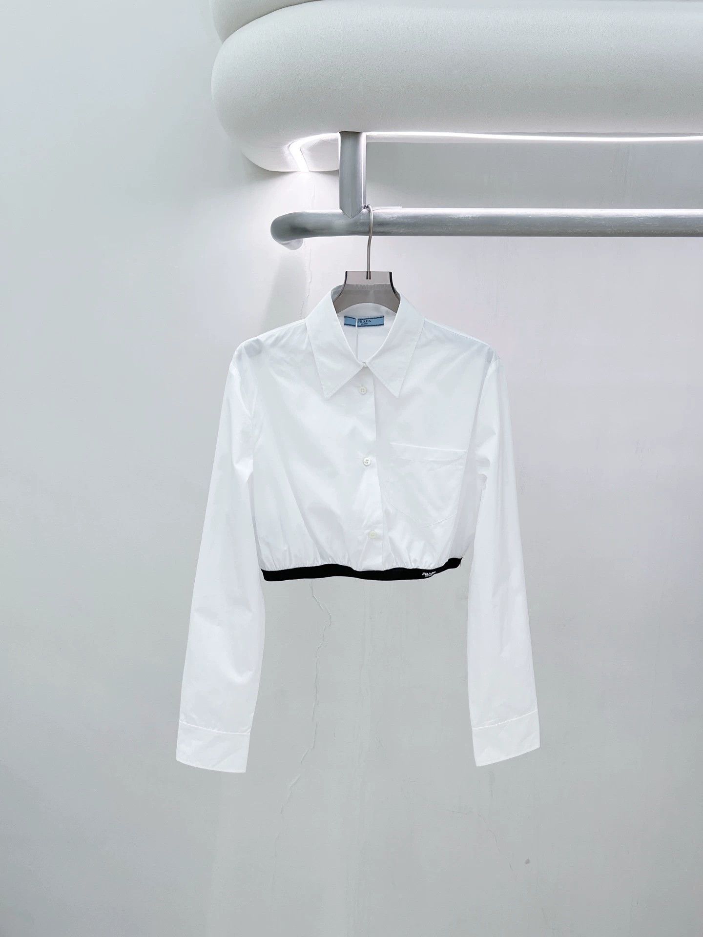 Prada Prada White Short LS Shirt 42 Stained Pre-owned Size M / US 6-8 / IT 42-44 - 1 Thumbnail