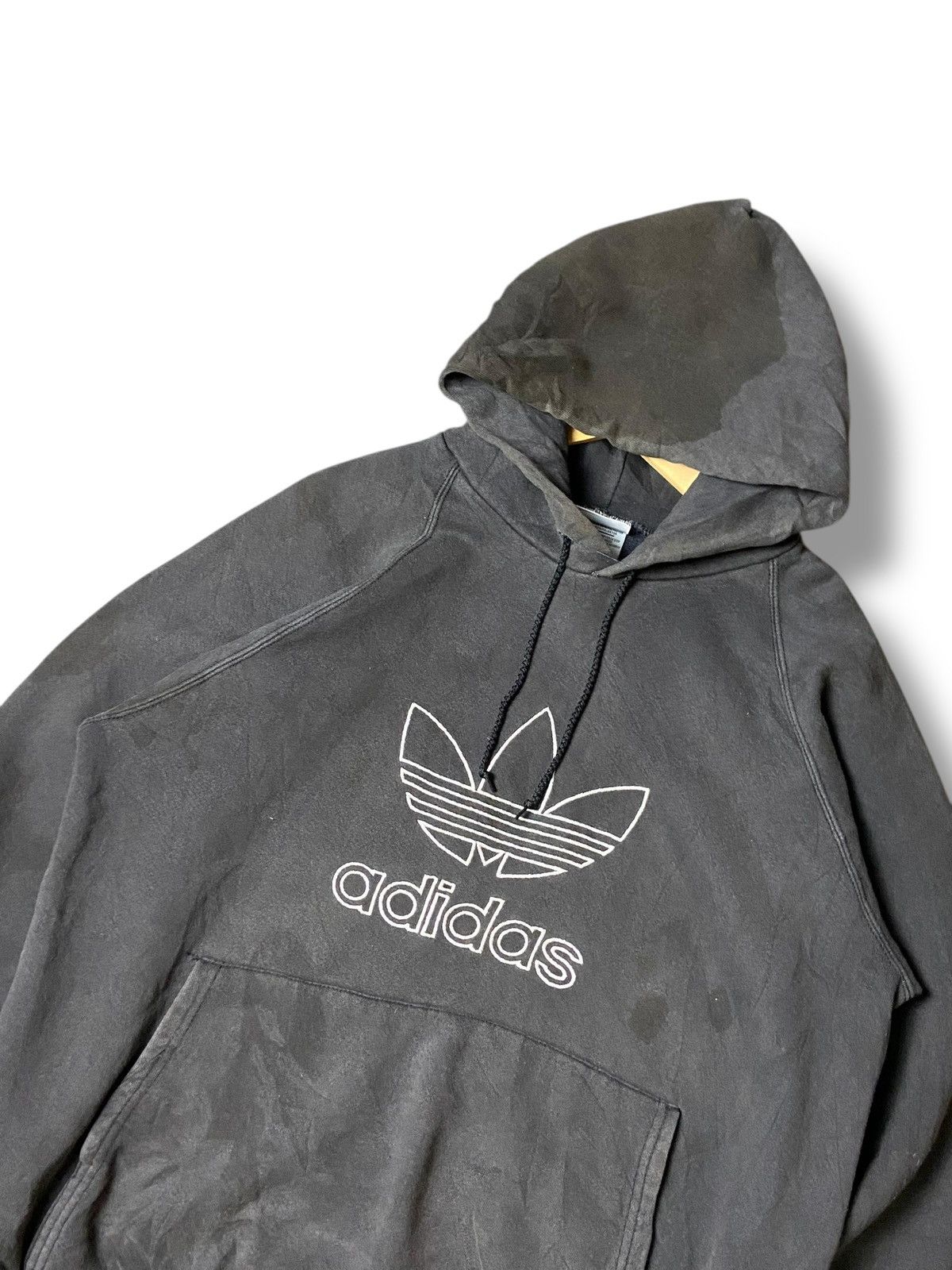 Adidas × Japanese Brand × Vintage ADIDAS Heavyweight Embroidered Logo Hoodies (129) Size US M / EU 48-50 / 2 - 3 Thumbnail