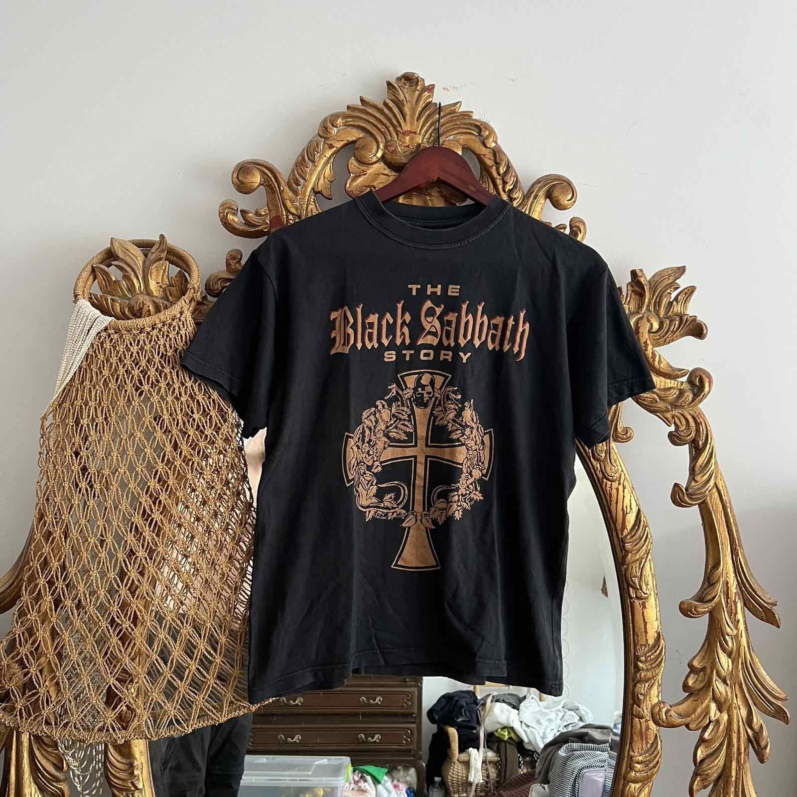 Vintage Vintage Black Sabbath Cross T-Shirt Sz M Size US M / EU 48-50 / 2 - 1 Thumbnail