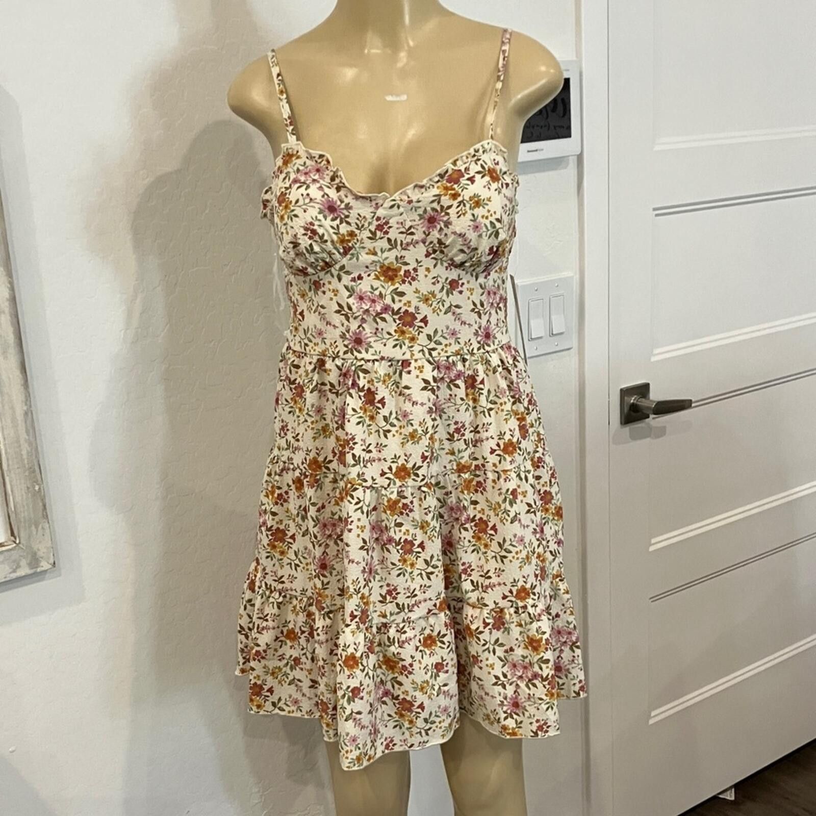 Other NWT No Boundaries Cream Floral Spaghetti-Strap Mini Dress Size S / US 4 / IT 40 - 1 Thumbnail