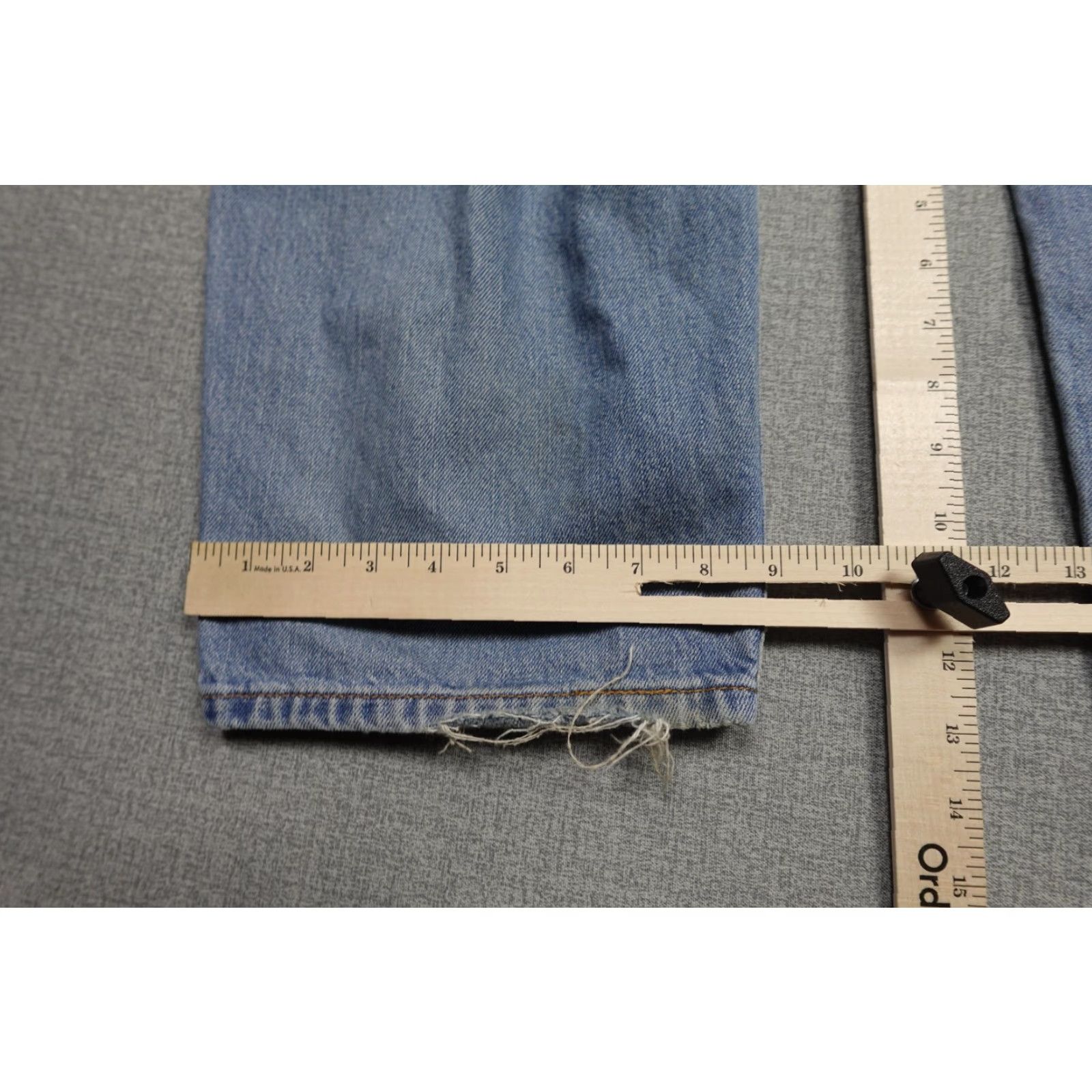Levi's VINTAGE Levi's 560 Jeans Mens 38x30 Blue Light Wash Distressed Baggy Fit Denim Size US 38 / EU 54 - 6 Thumbnail