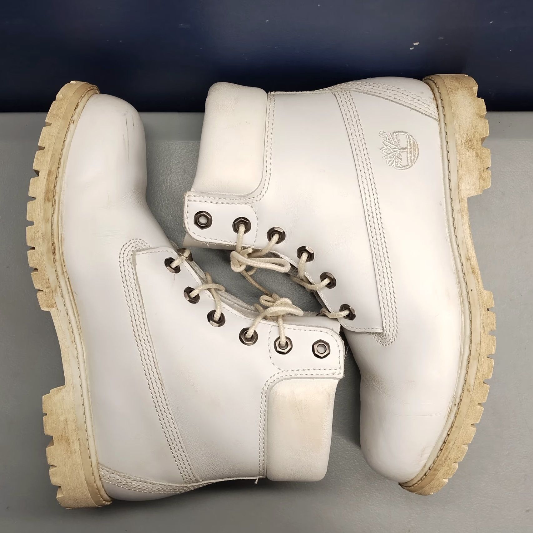 Timberland Timberland Boots Womens Size 8M White Upper Leather Waterproof Round Toe Lace Up Womens Size 8 White Timberland Boots Size US 8 / IT 38 - 3 Thumbnail