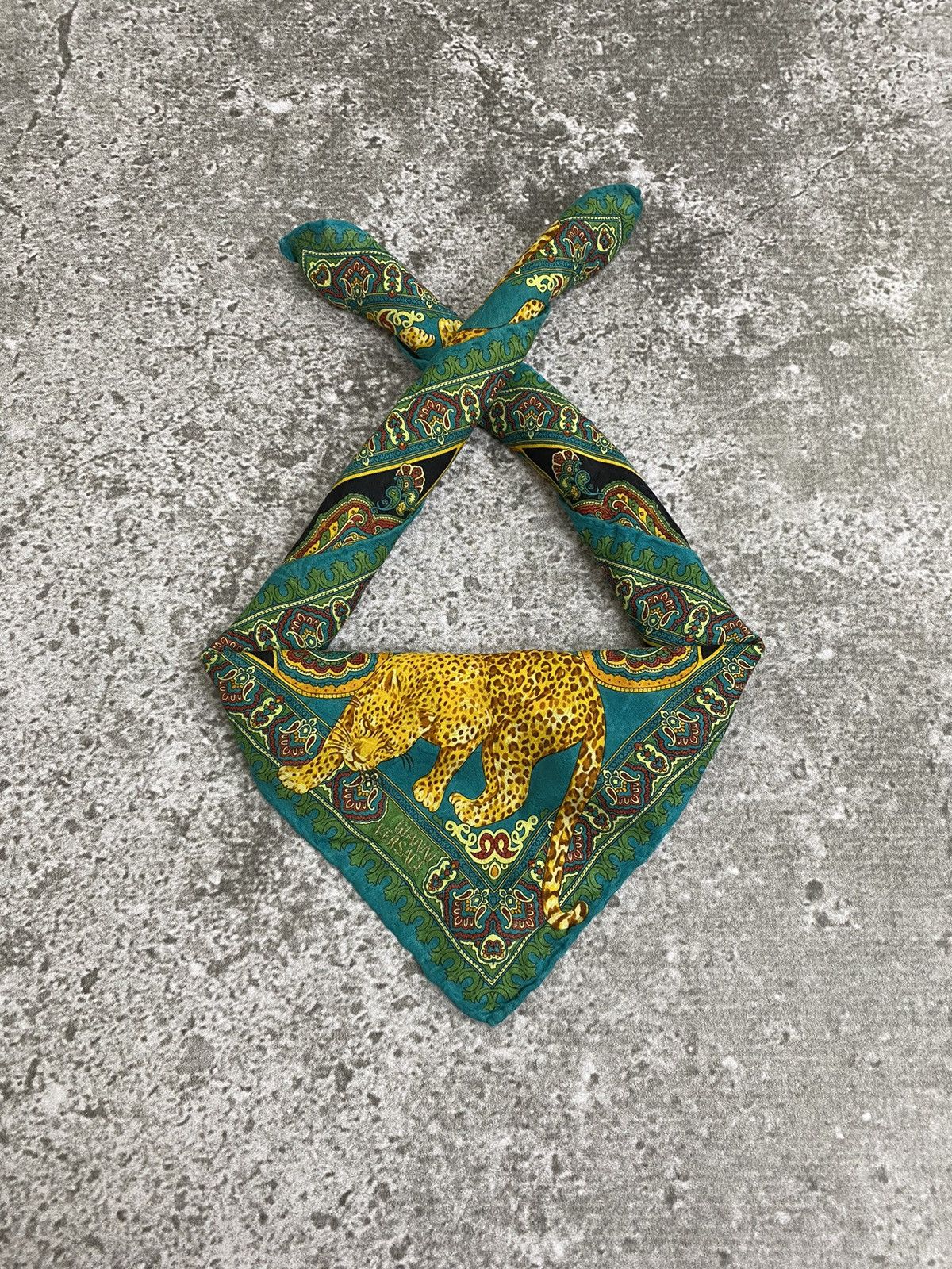 Versace Gianni Versace Handkerchief / Bandana / Neckerchief Size ONE SIZE - 1 Thumbnail