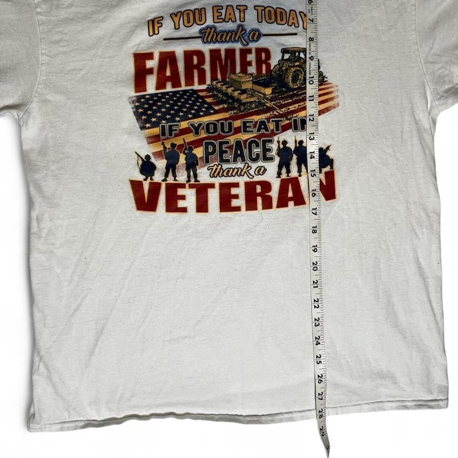 Gildan Vintage Patriotic Farmer and Veteran Graphic T-Shirt White Size US XL / EU 56 / 4 - 4 Thumbnail