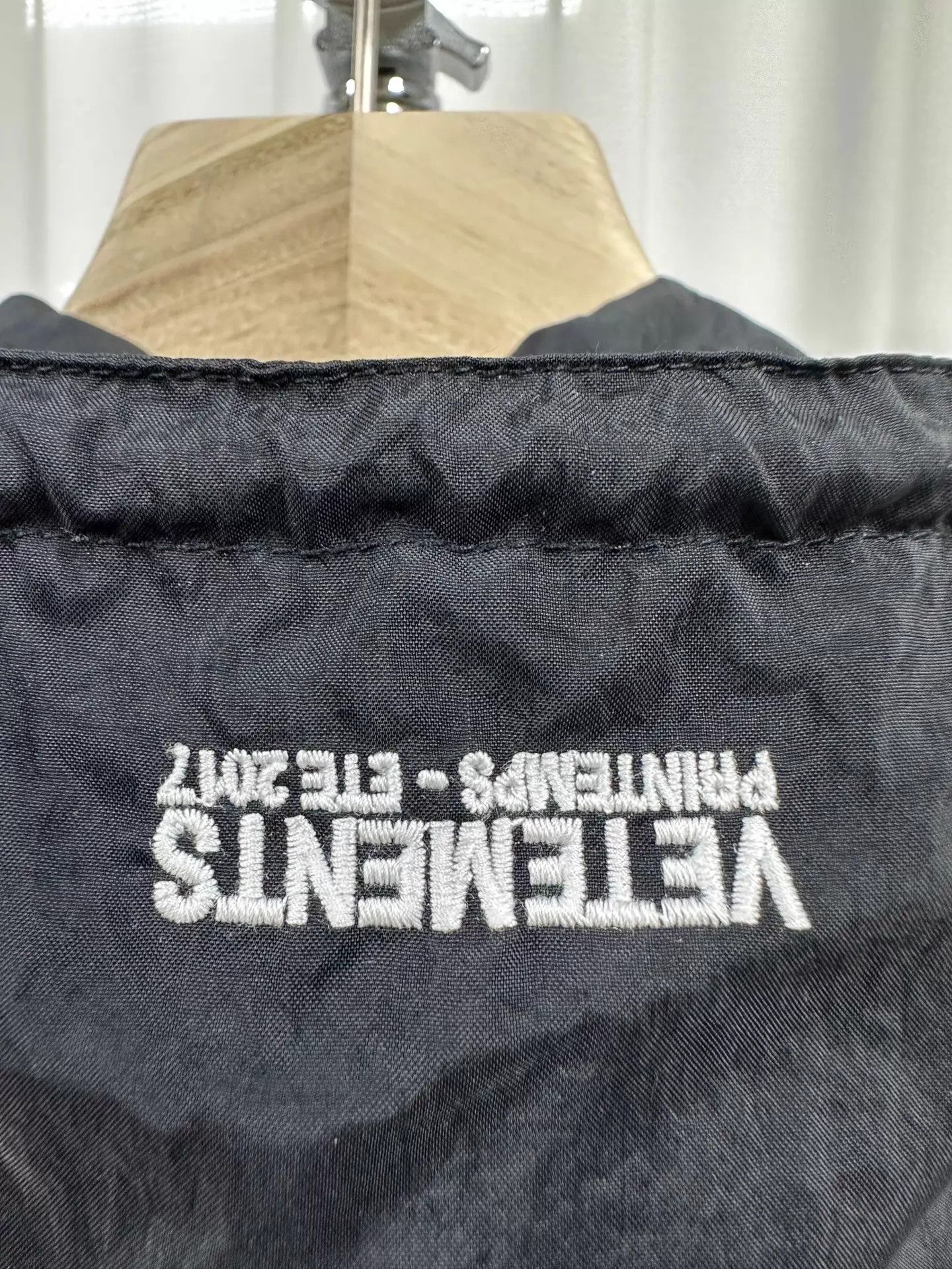 Vetements Vetements x Reebok Oversized Batwing Hooded Jacket S Size US S / EU 44-46 / 1 - 7 Thumbnail