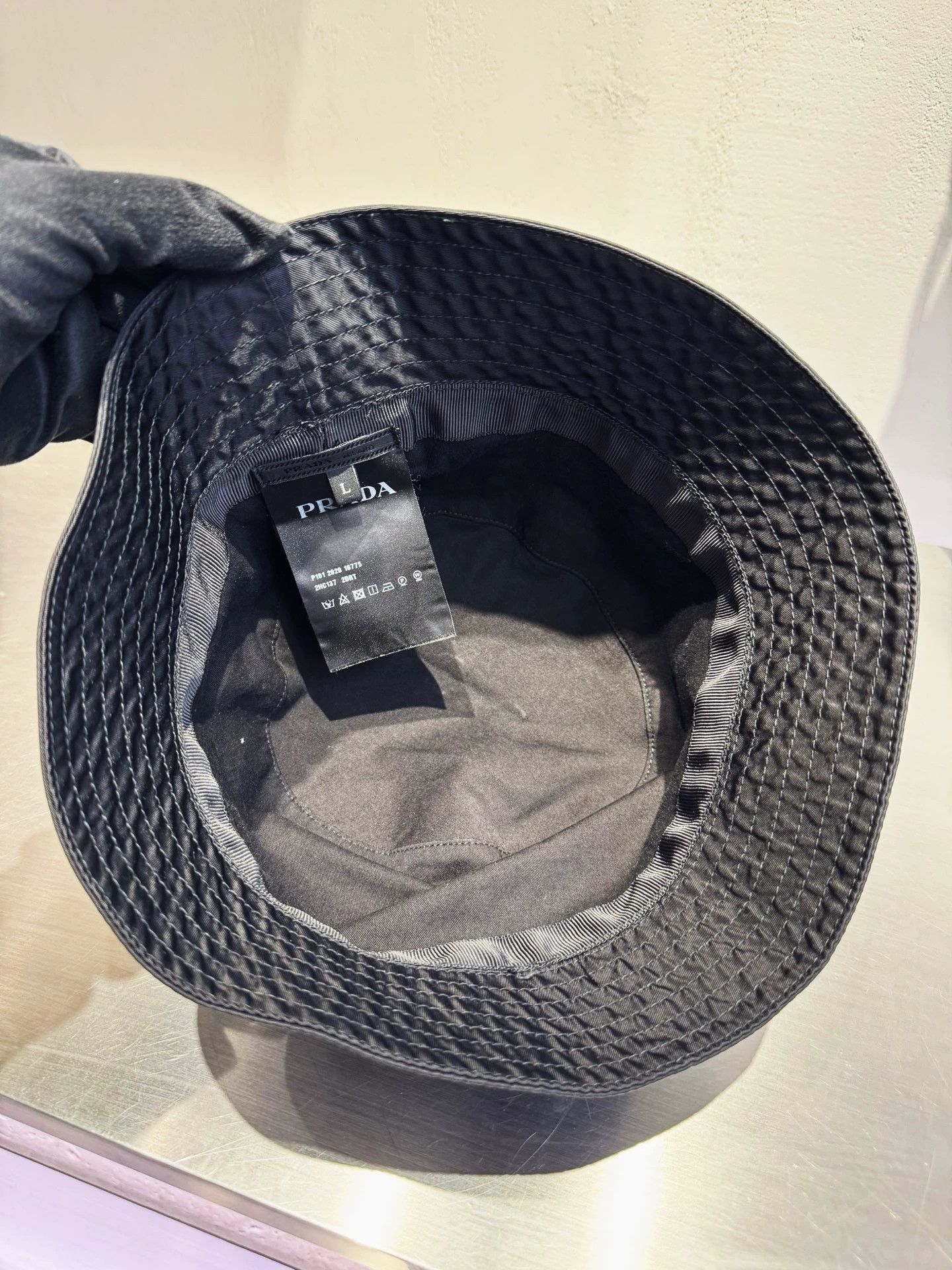 Prada Prada black nylon bucket hat, inner loose thread Size ONE SIZE - 3 Thumbnail