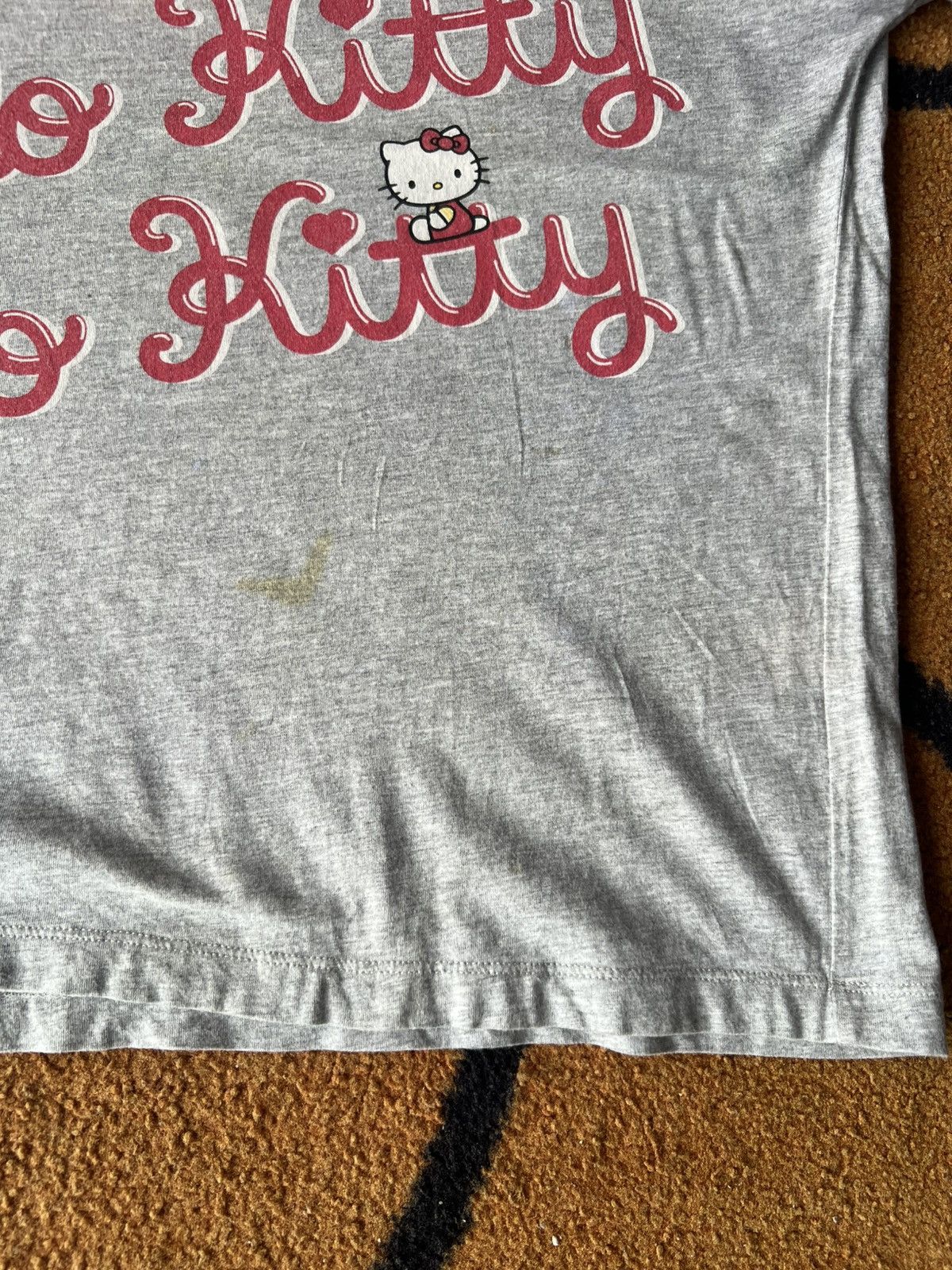 Anime 🔥Hello Kitty x Uniqlo Tee Size US L / EU 52-54 / 3 - 9 Thumbnail