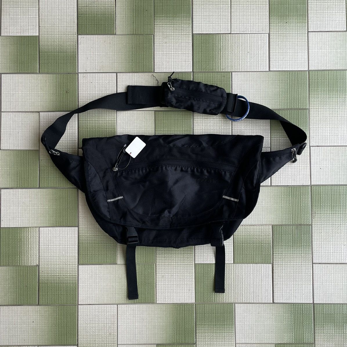 Asics × Vintage BLACK Y2K ASICS OVERSIZED CROSSBODY Size ONE SIZE - 5 Thumbnail