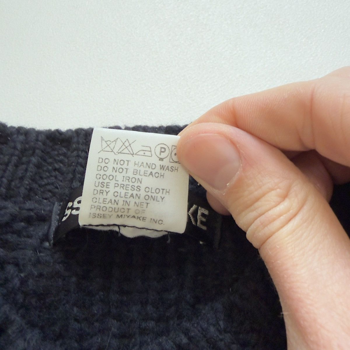 Issey Miyake Black ‘3D Patterned Stripe’ Wool Sweater Size US L / EU 52-54 / 3 - 8 Thumbnail