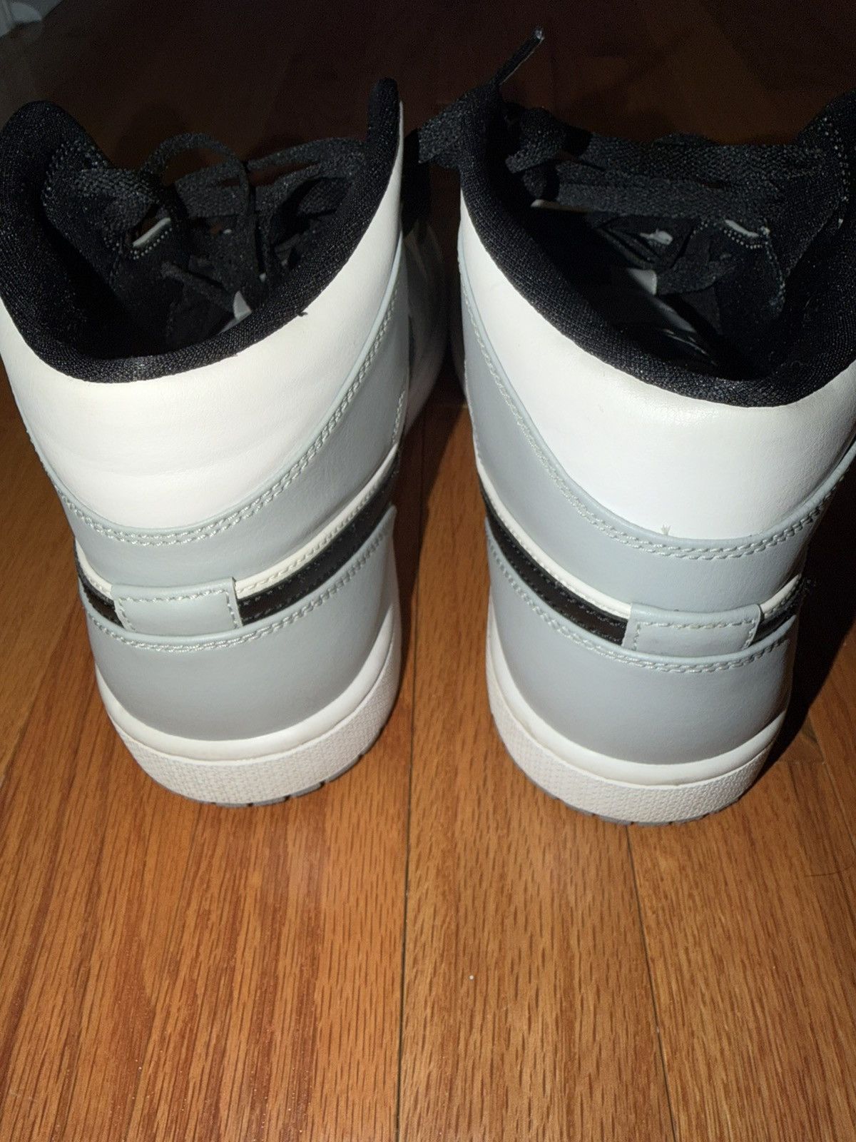 Nike Jordan 1 mid light smoke grey Size US 10.5 / EU 43-44 - 4 Thumbnail