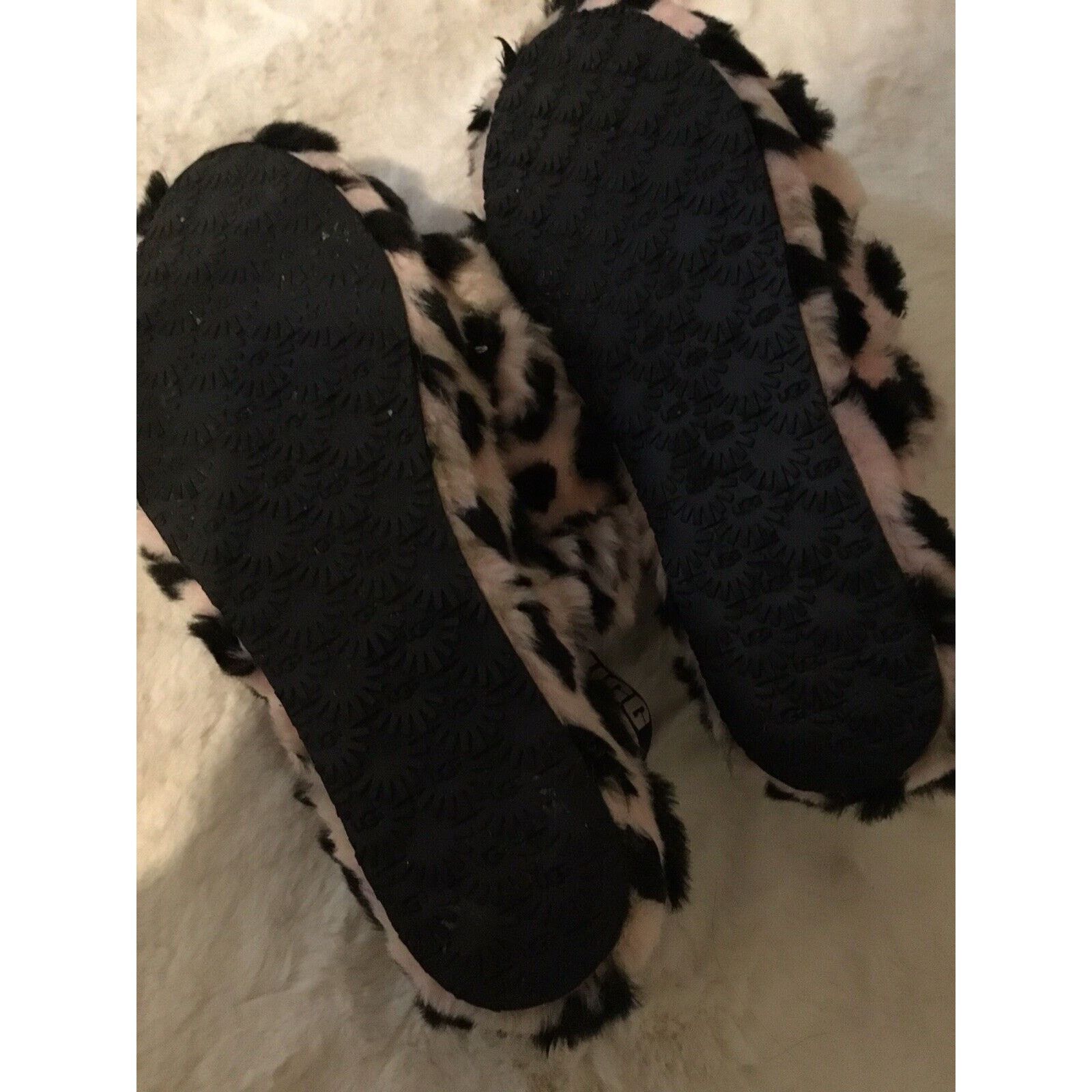 Ugg UGG Slippers Pink & Black Animal Faux Fur Women’s Sz 6 Soft Size US 6 / IT 36 - 4 Thumbnail