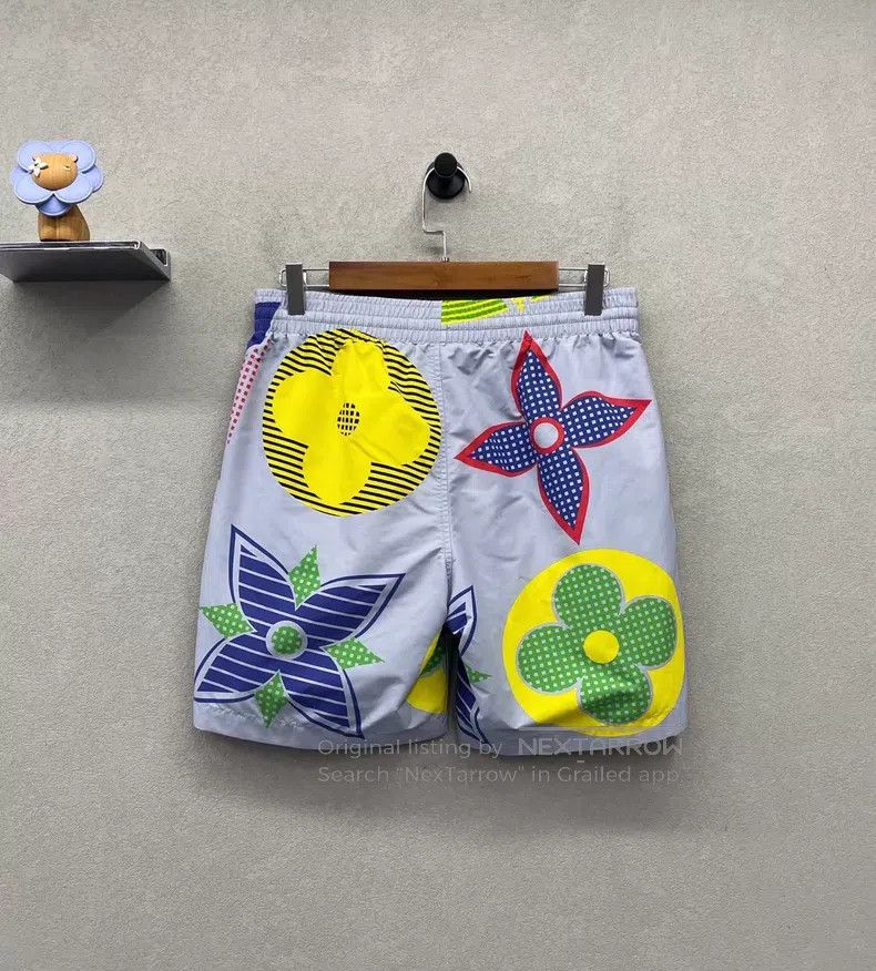 Louis Vuitton Louis Vuitton size s Floral blue shorts Size US 28 / EU 44 - 2 Thumbnail