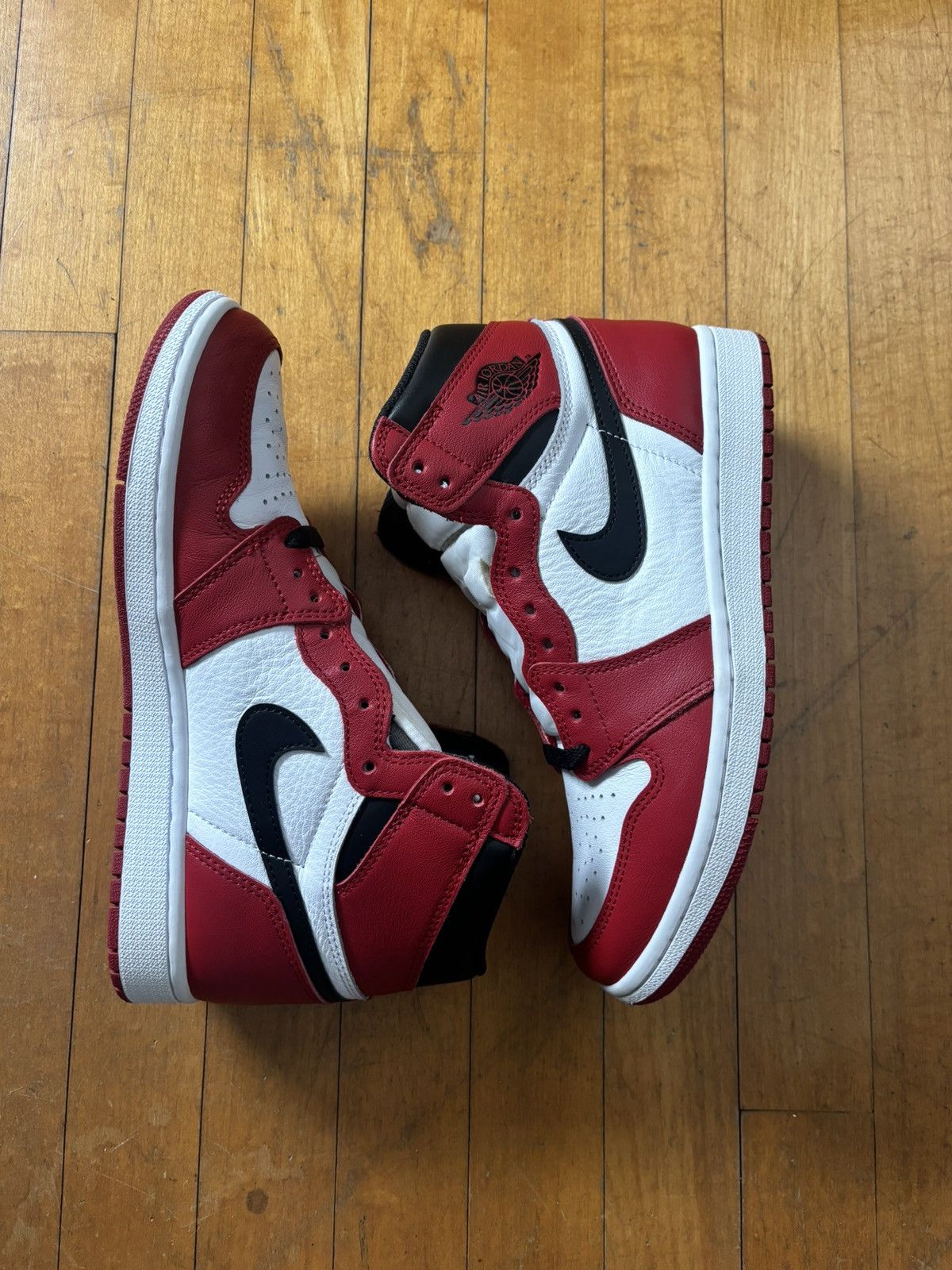 Jordan Brand Air Jordan Retro 1 Chicago (2015) Mens Size 7.5 Size US 7.5 / EU 40-41 - 2 Thumbnail