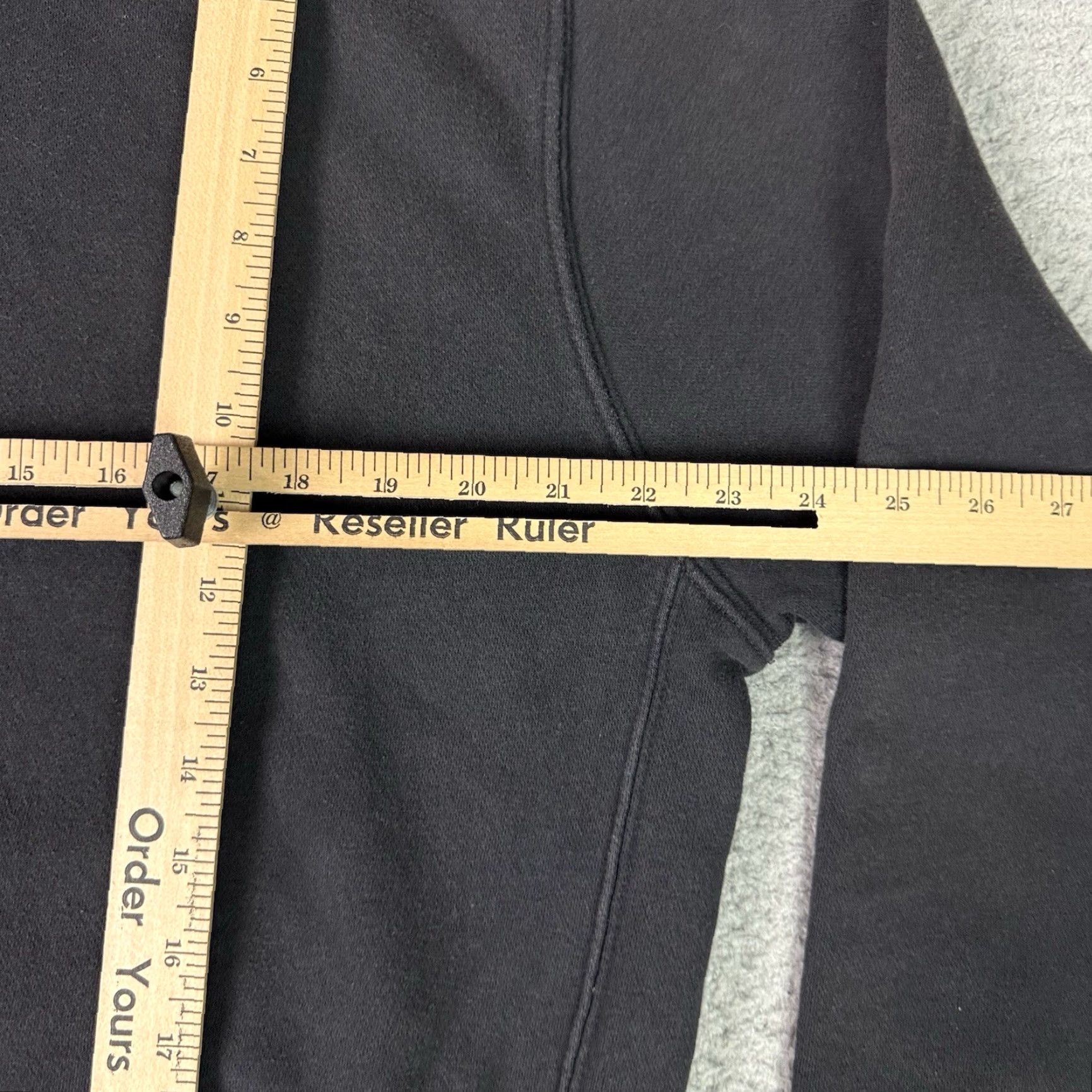 Nike VINTAGE Nike Hoodie Adult L Black Embroidered Logo Swoosh Distressed Essential Graphic Print Hooded Pockets Mens Size US L / EU 52-54 / 3 - 7 Thumbnail