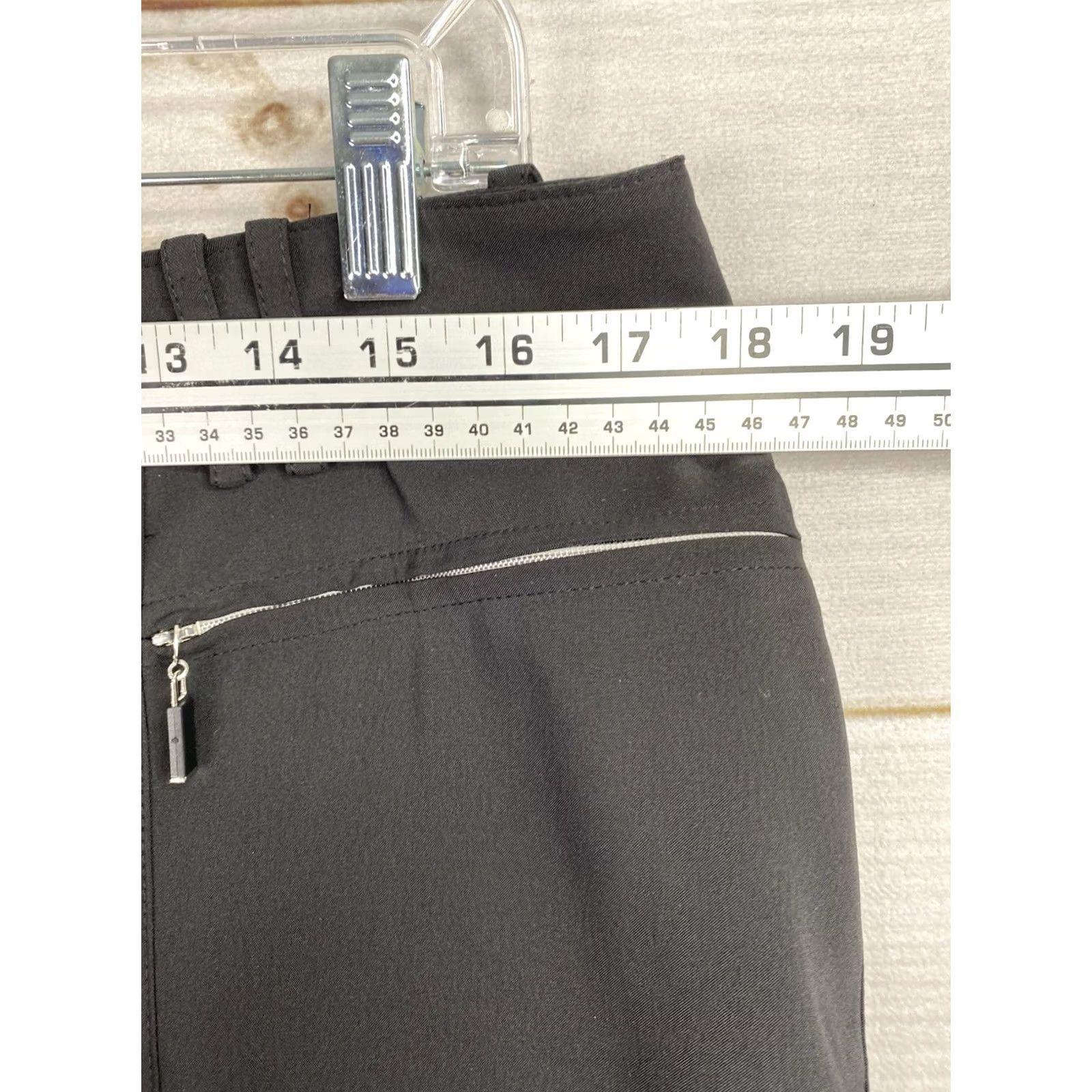 DKNY DKNY Golf Shorts Bermuda Zip Pockets Black 14 Women’s Stretch Casual Bermuda Shorts DKNY Women’s Size 14 Black Golf Shorts Size 36" / US 14 / IT 50 - 5 Thumbnail