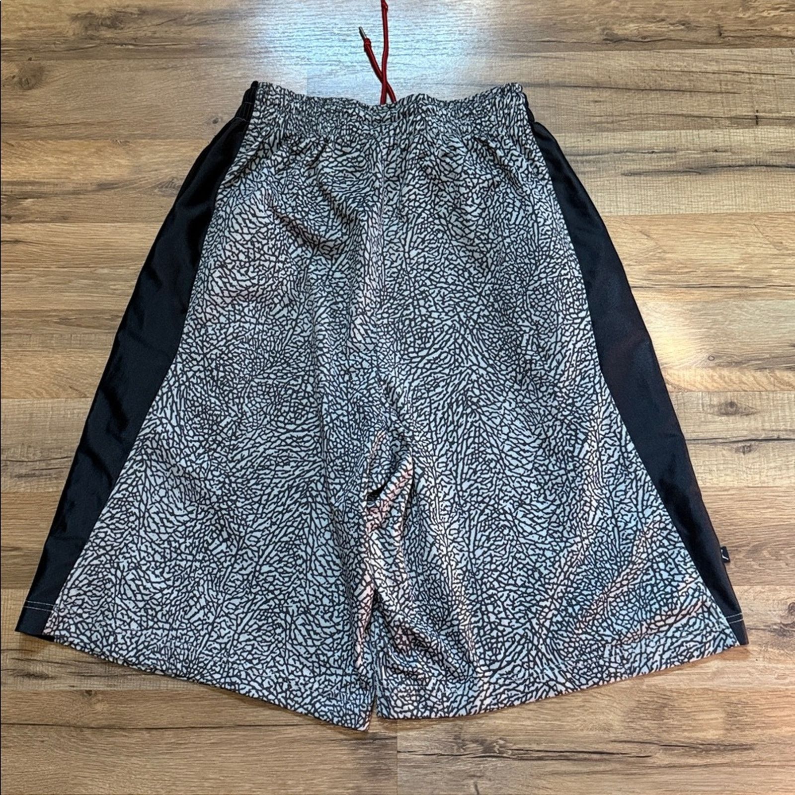 Jordan Brand Jordan Dri-Fit Elephant Print Shorts Size US 28 / EU 44 - 5 Thumbnail
