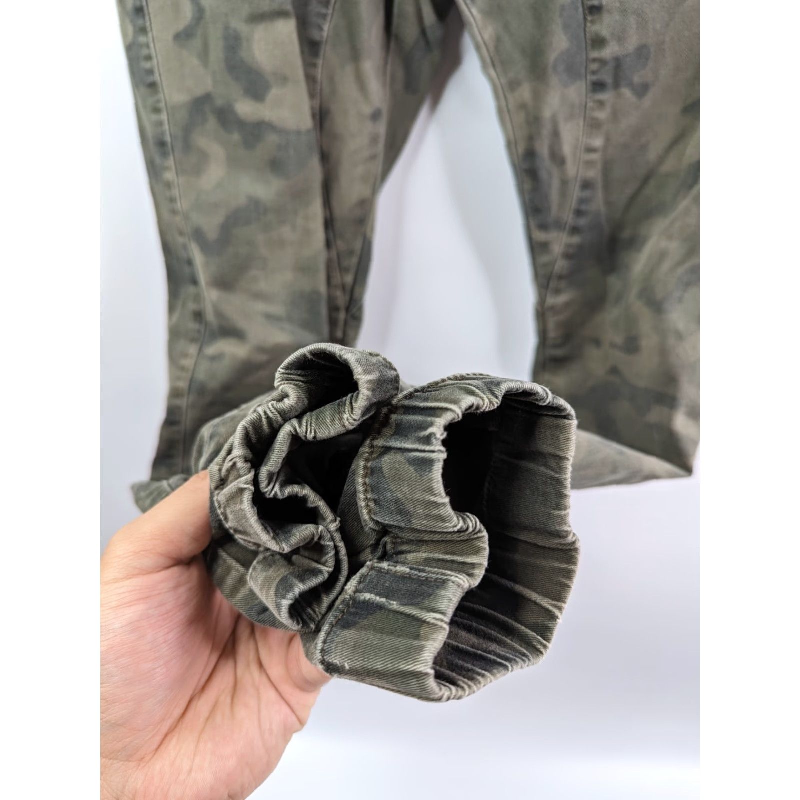 Zanerobe ZANEROBE SURESHOT JOGGER Pants Camouflage Camo Cotton Twill Regular Men 29 Inseam 29 Waist 29 Elastic Drawstring Slim Tapered Shirt not applicable Size US 28 / EU 44 - 4 Thumbnail
