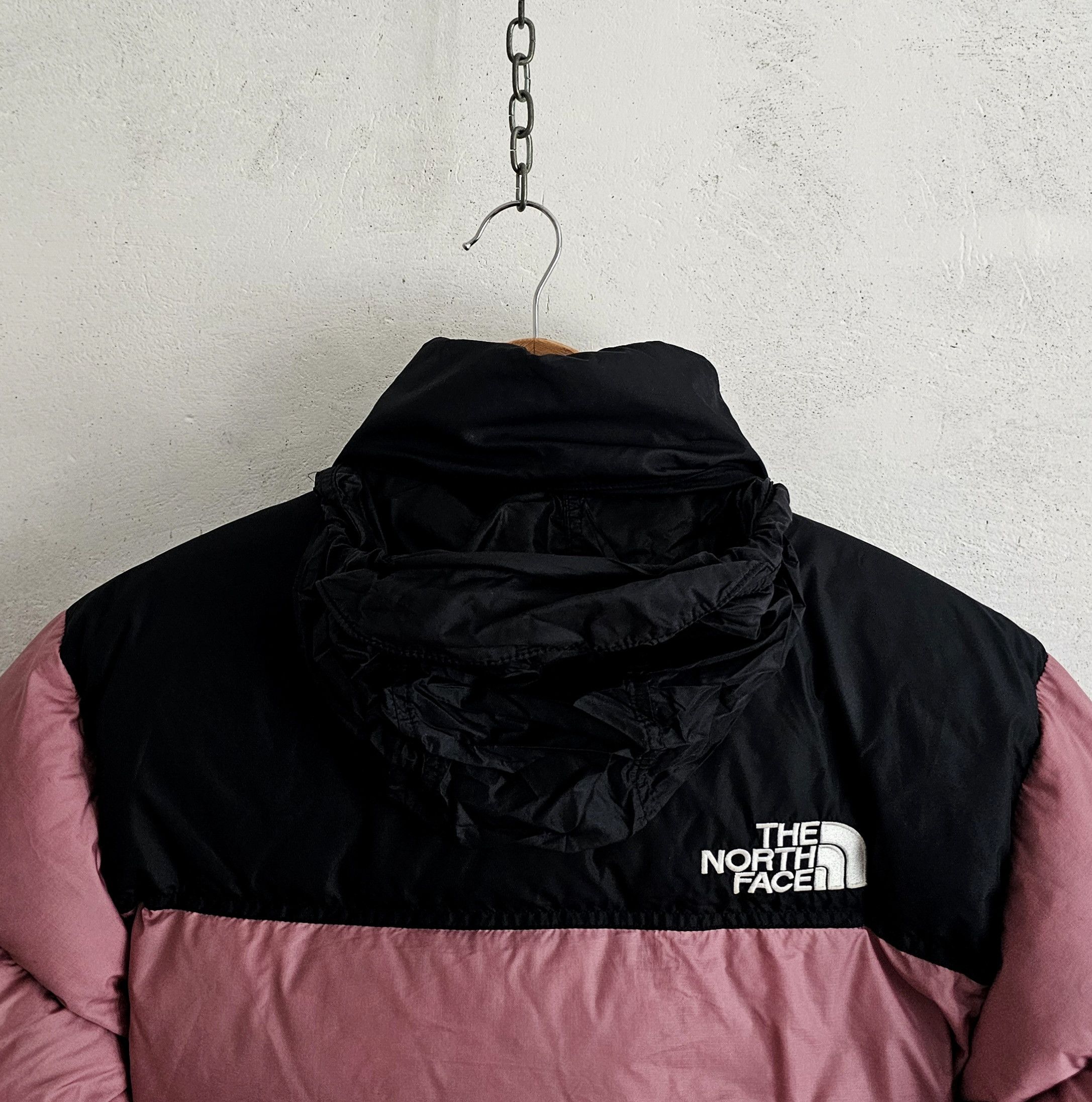 The North Face The North Face 700 nuptse Size M / US 6-8 / IT 42-44 - 3 Thumbnail