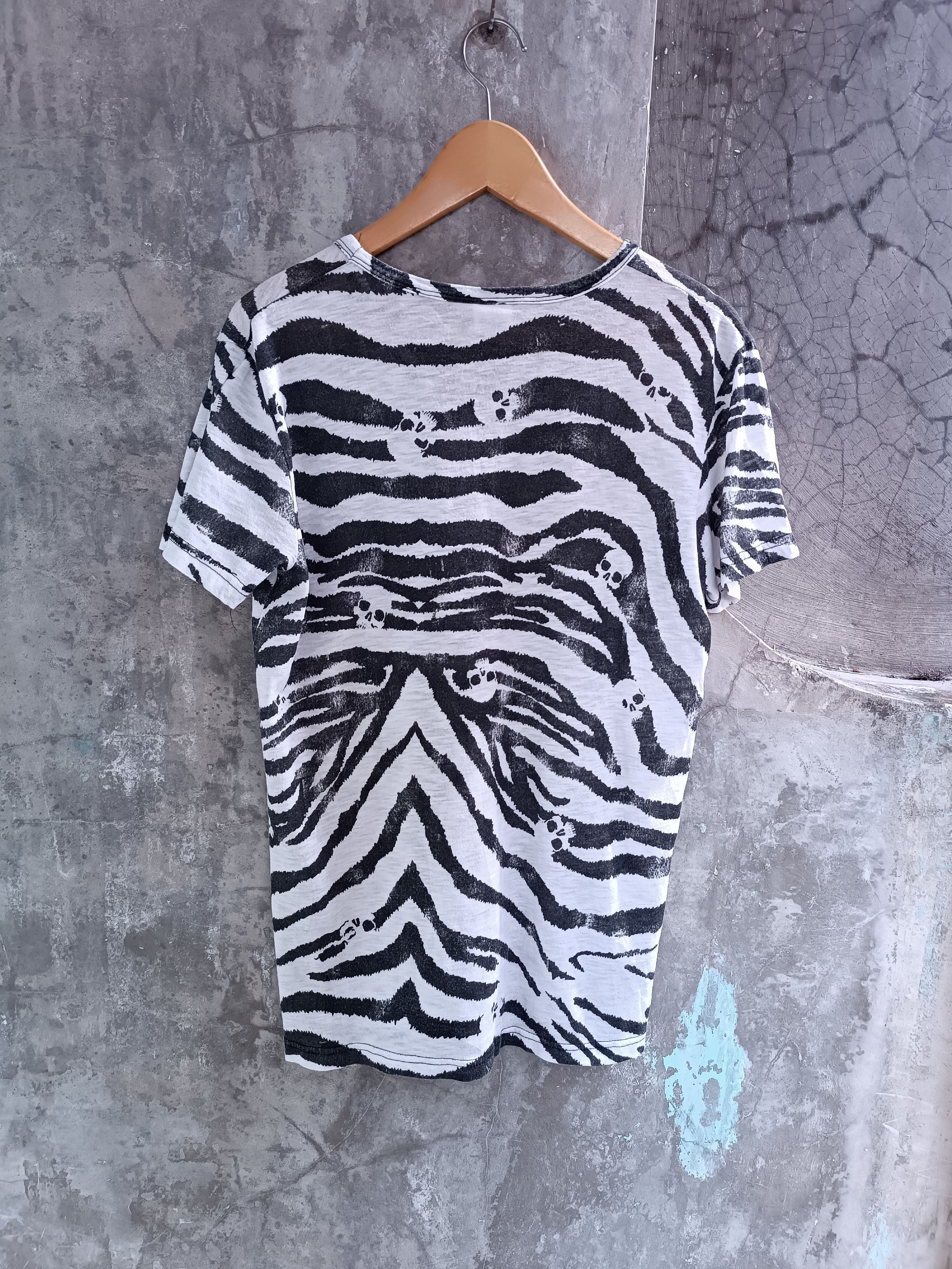 Other ANIMAL PRINT ZEBRA SKULL T SHIRT Size US M / EU 48-50 / 2 - 2 Thumbnail