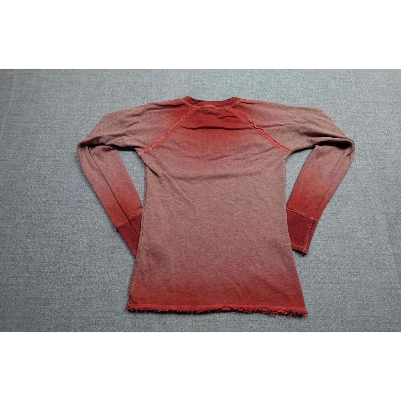 Harley Davidson Harley-Davidson Shirt Womens Small Red Embroidered Winged Motor Harley-Davidson Cycles Patch Long Sleeve Distressed Hem Crew Neck Shirt Size S / US 4 / IT 40 - 4 Thumbnail
