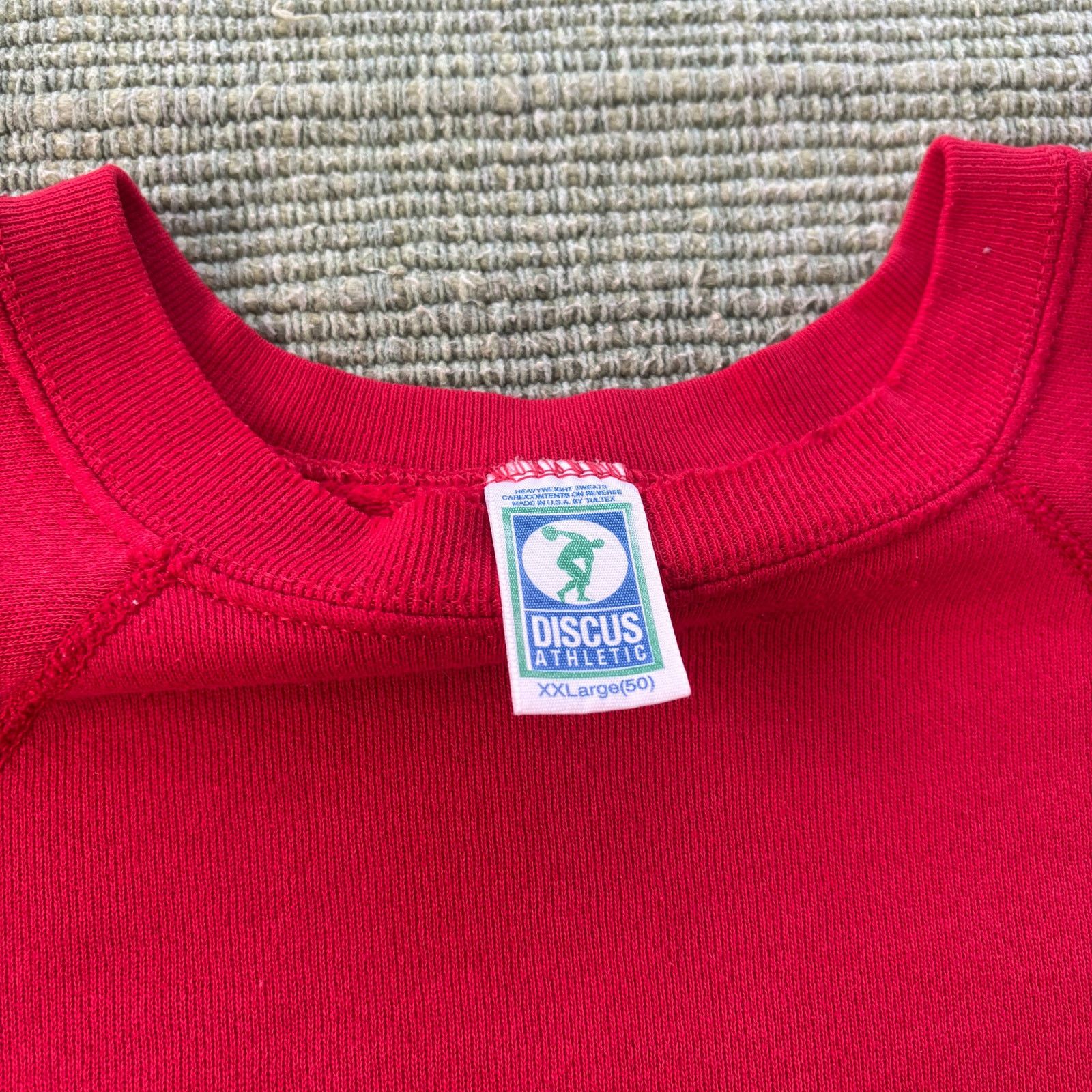 Vintage Vintage Red Distressed Gusseted Blank Discus Sweatshirt Size US XXL / EU 58 / 5 - 6 Thumbnail