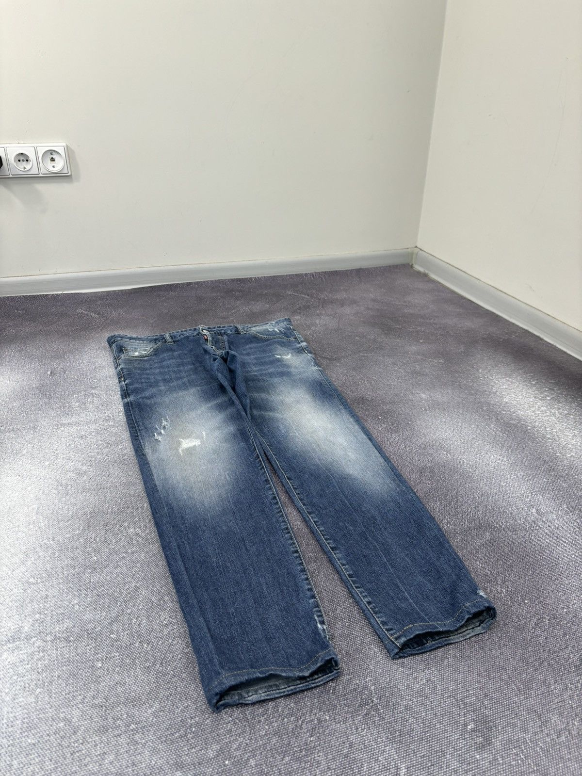 Dsquared2 Dsquared2 Ripped Faded Blue Slim Fit Tapered Denim Jeans Size US 34 / EU 50 - 3 Thumbnail